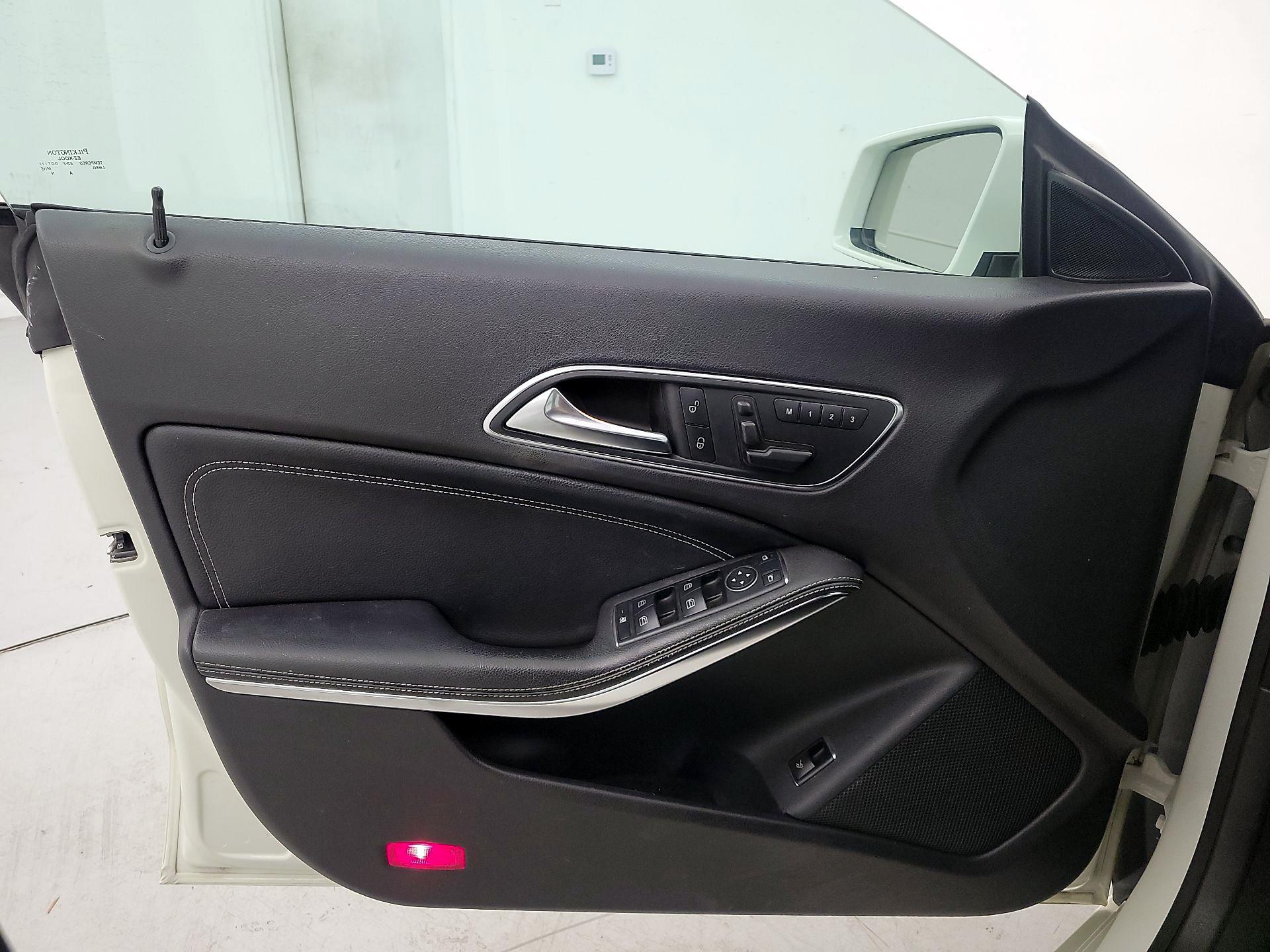 Thumbnail: 2014 Mercedes-Benz CLA - 12