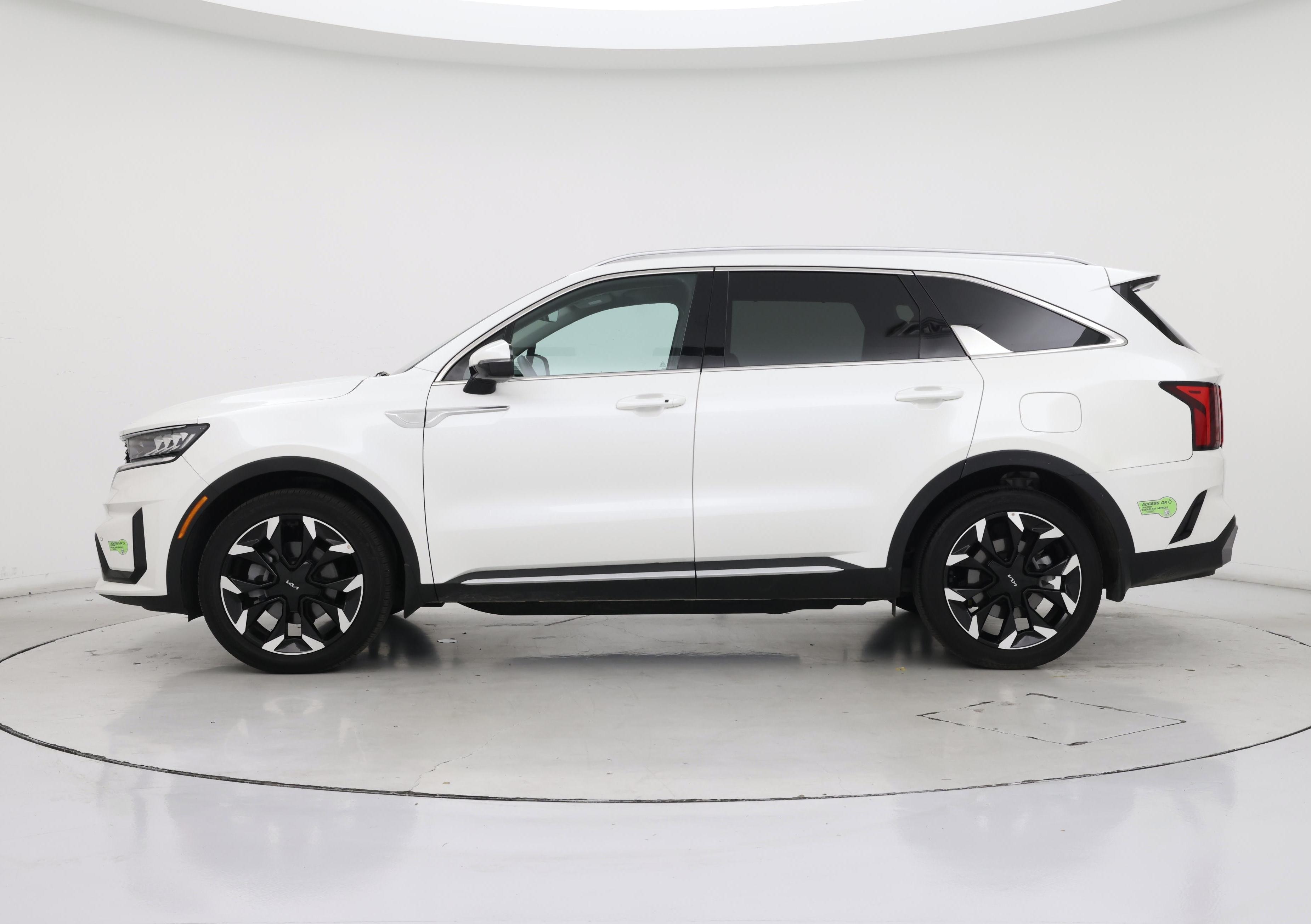 Thumbnail: 2023 Kia Sorento - 3
