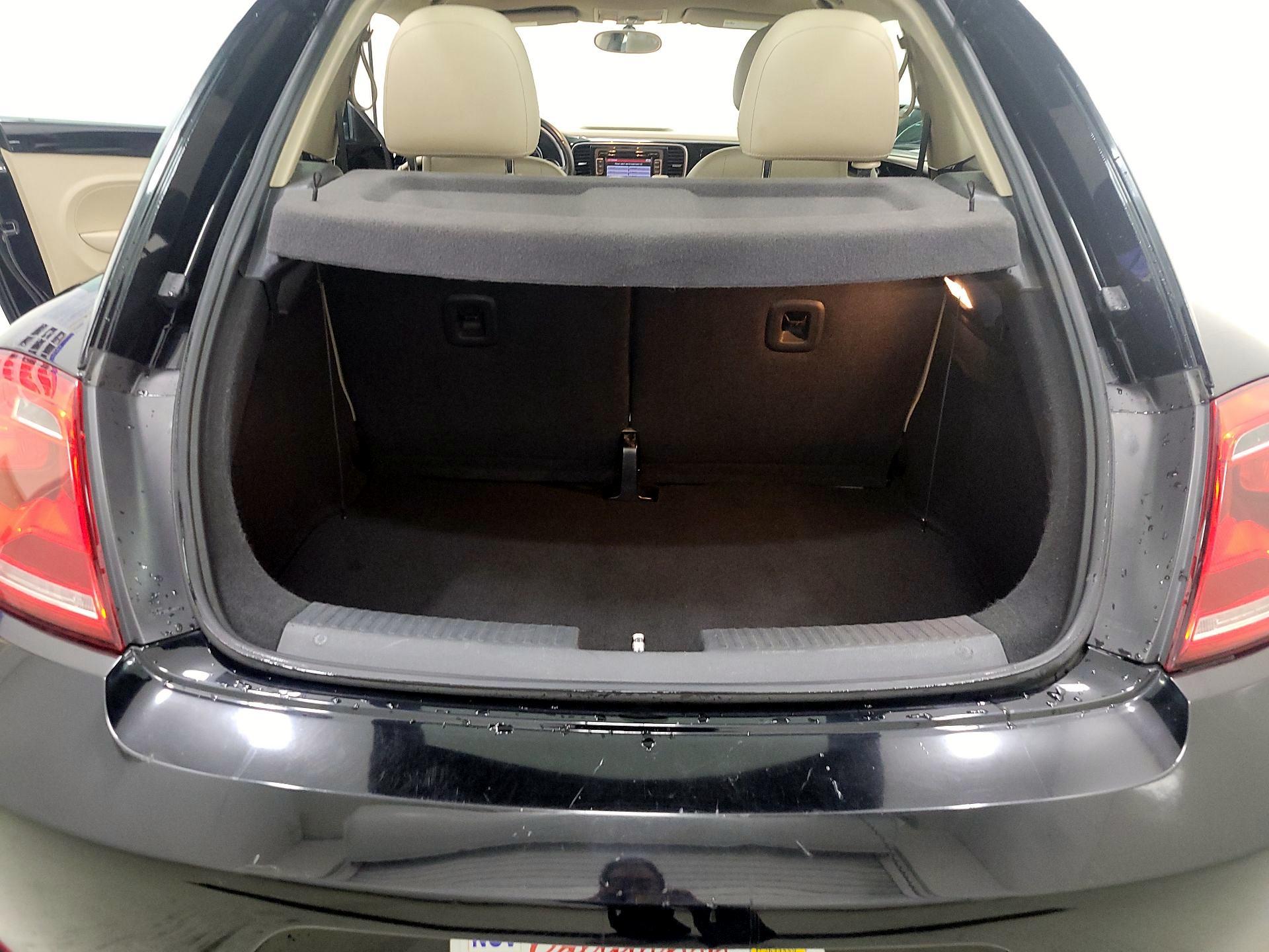 Thumbnail: 2013 Volkswagen Beetle - 18