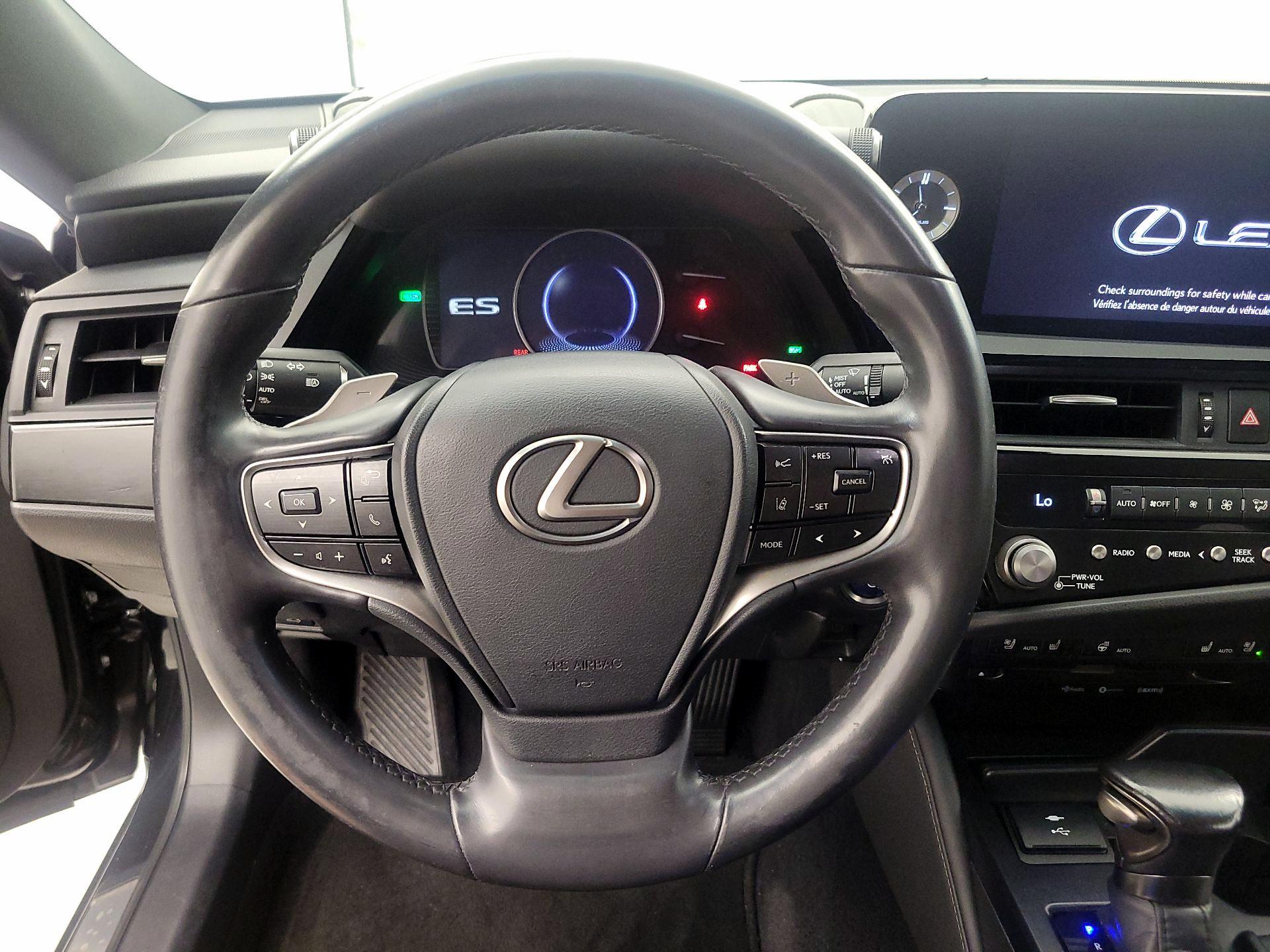 Thumbnail: 2022 Lexus ES - 10