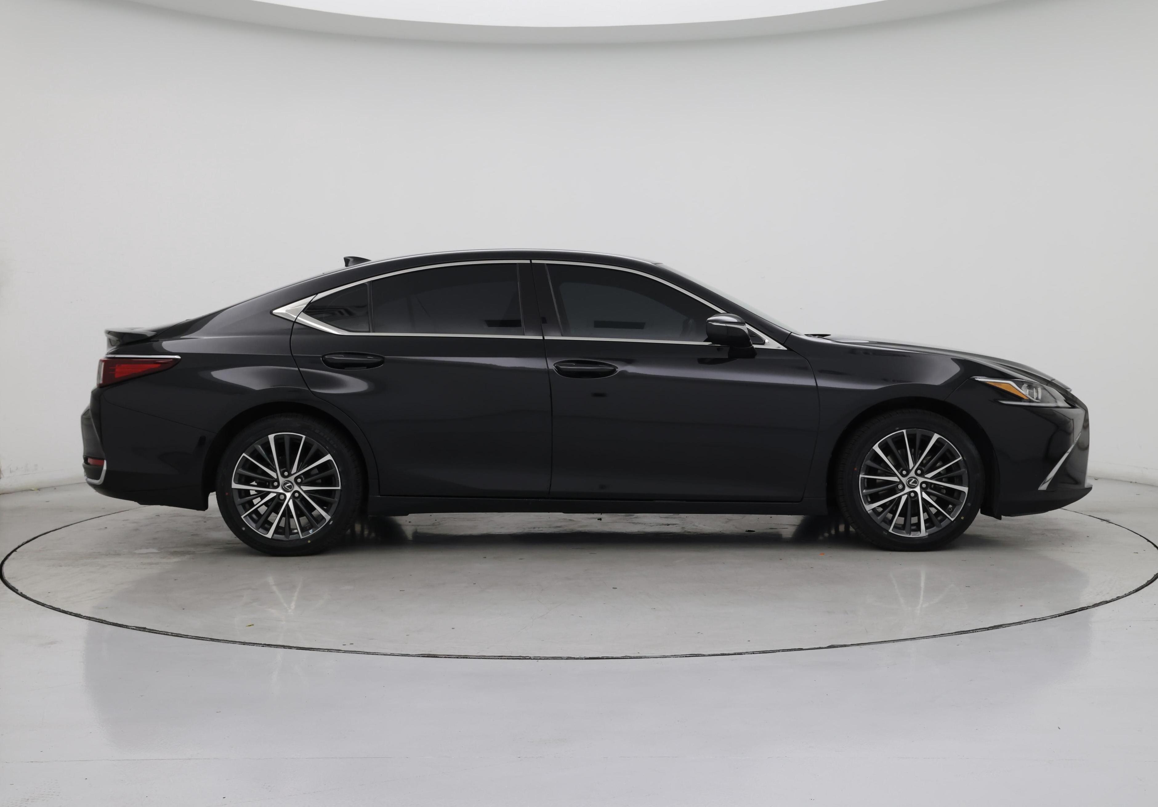 Thumbnail: 2022 Lexus ES - 7