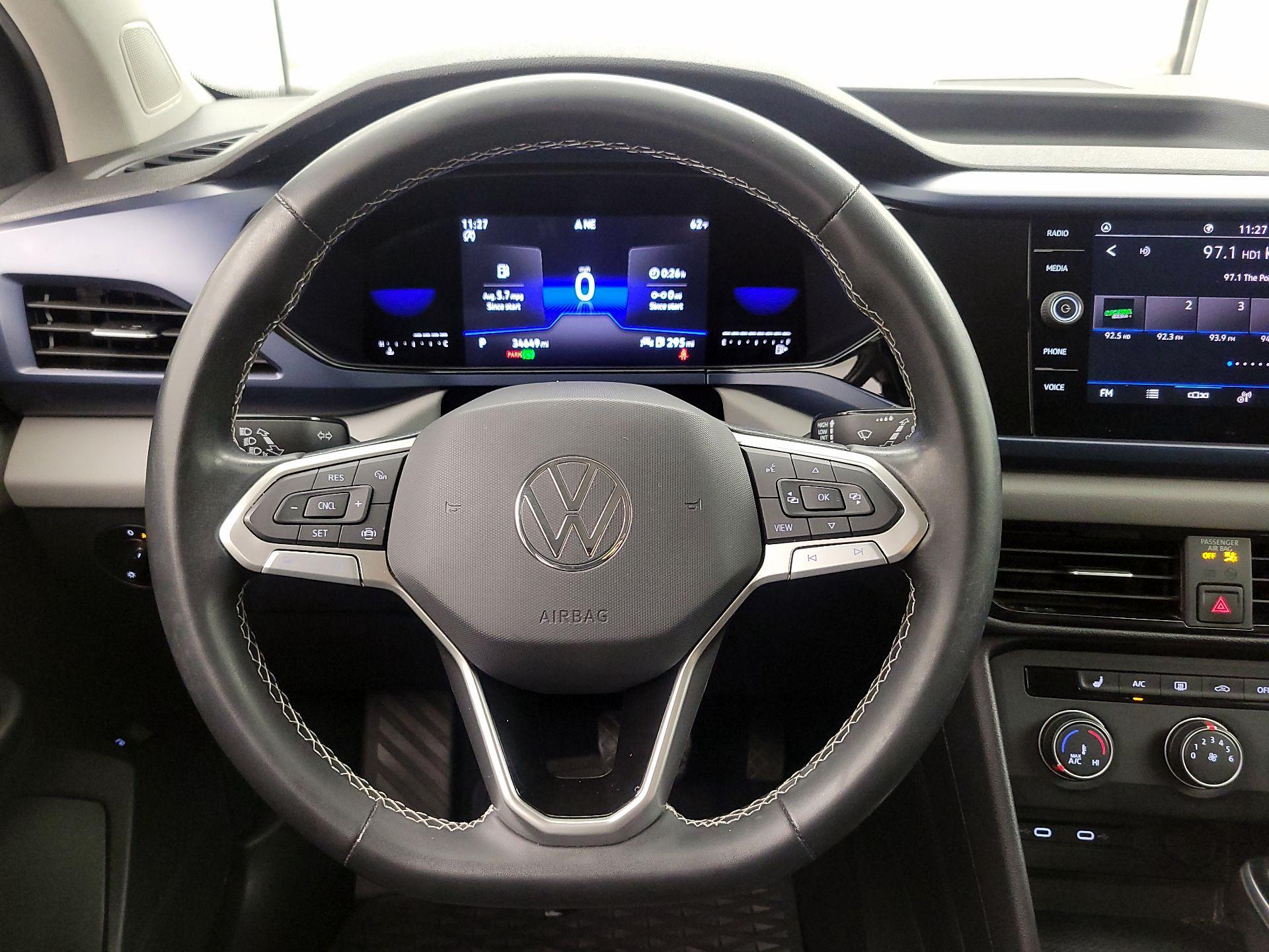 Thumbnail: 2022 Volkswagen Taos - 10