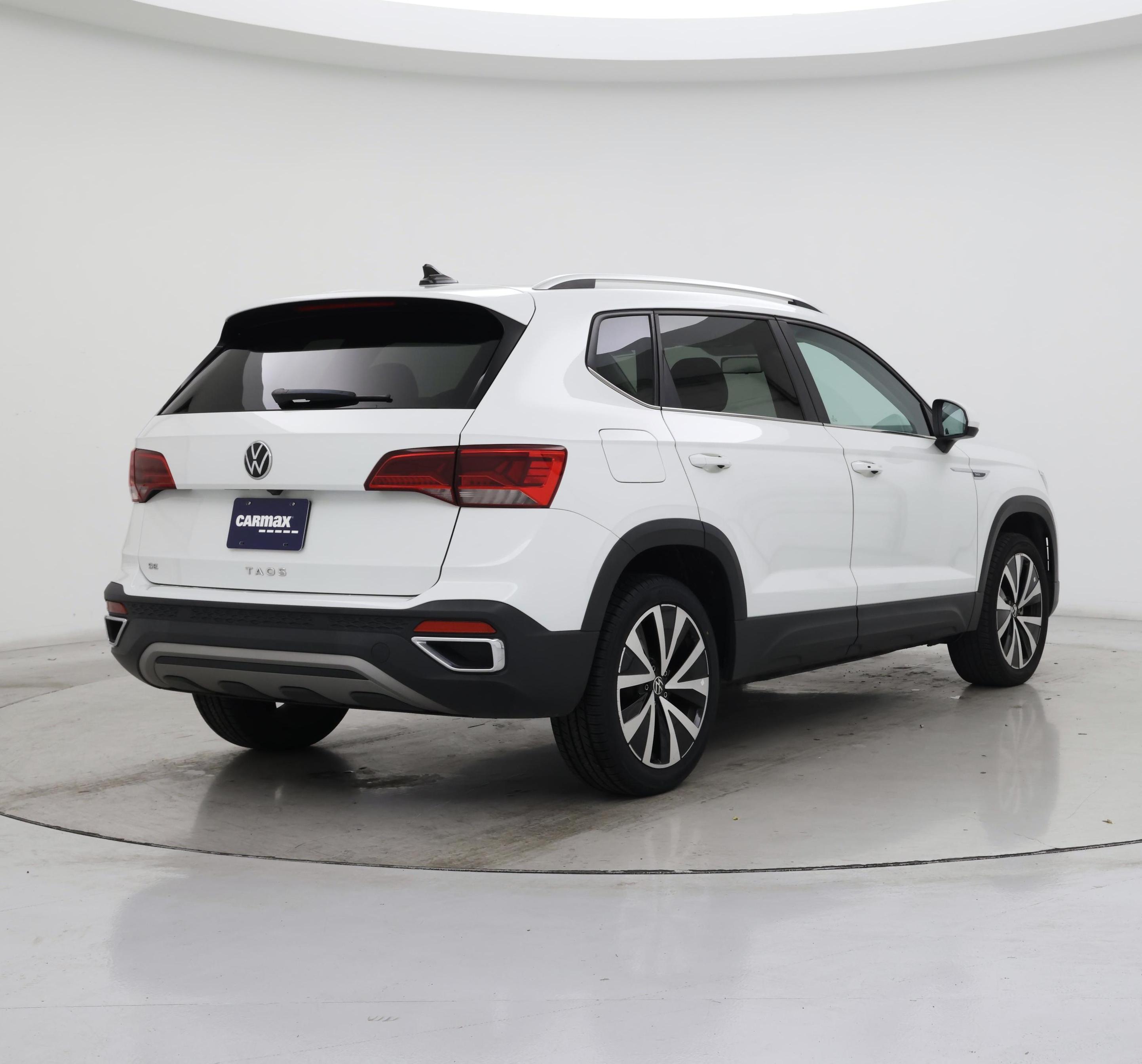 Thumbnail: 2022 Volkswagen Taos - 8