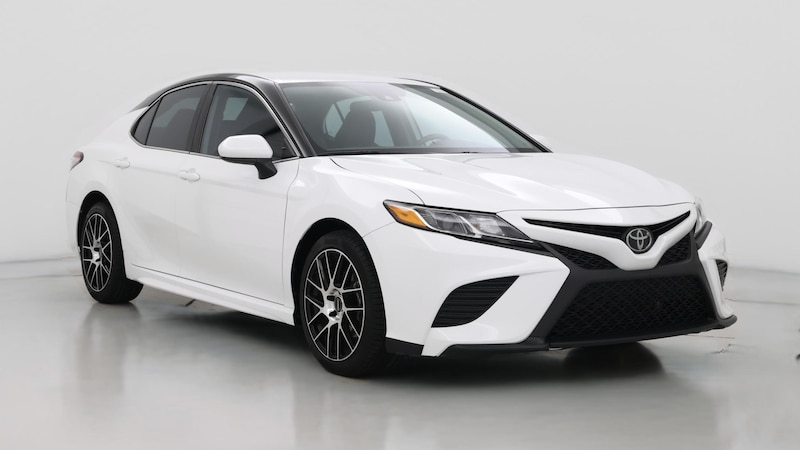 2019 Toyota Camry SE Hero Image