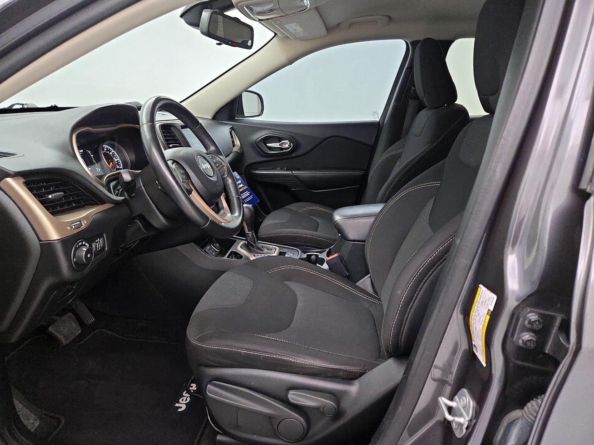 Thumbnail: 2015 Jeep Cherokee - 11