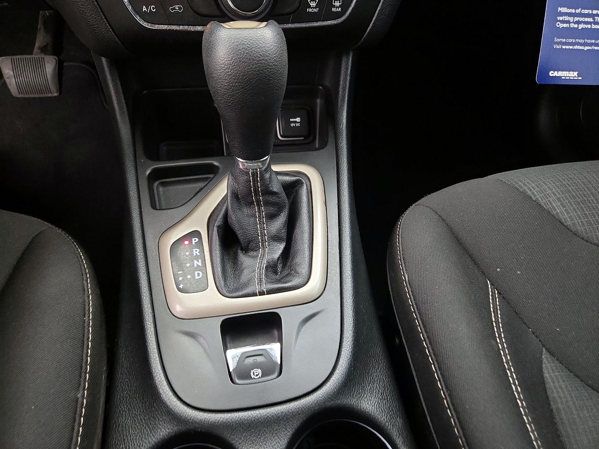 Thumbnail: 2015 Jeep Cherokee - 17
