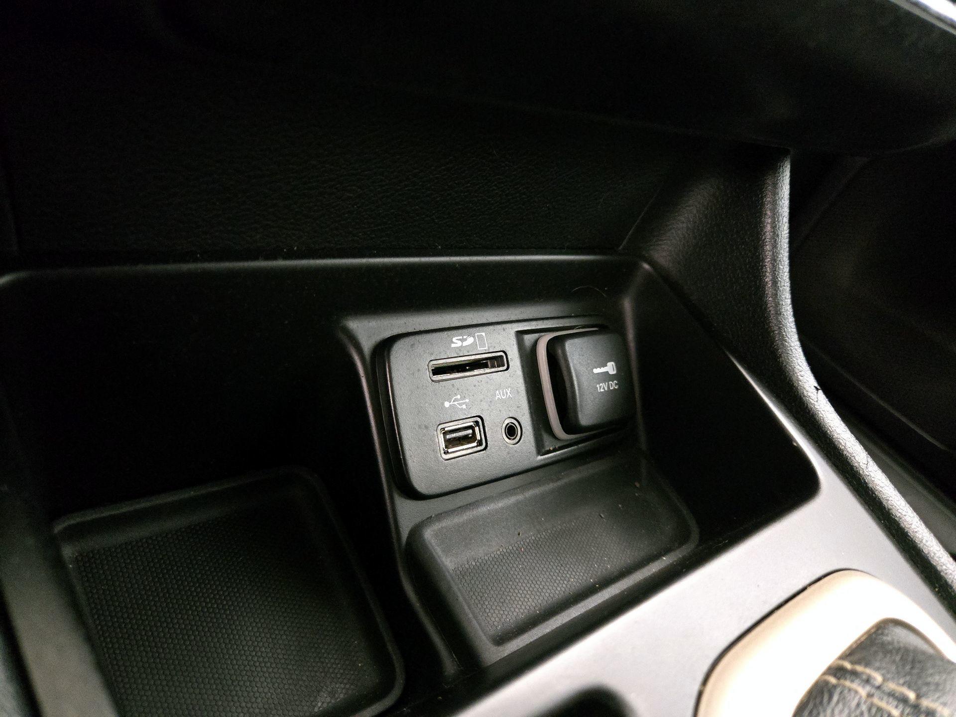 Thumbnail: 2015 Jeep Cherokee - 18