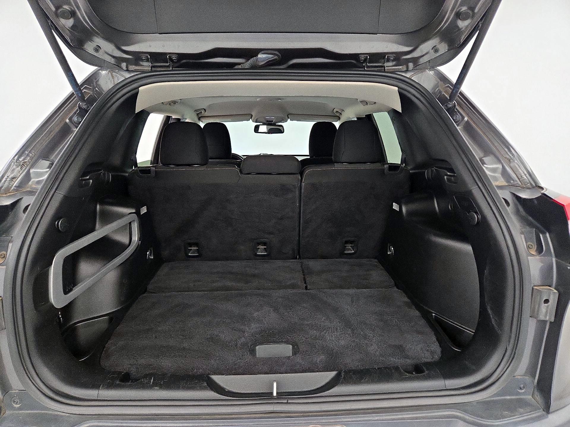 Thumbnail: 2015 Jeep Cherokee - 20