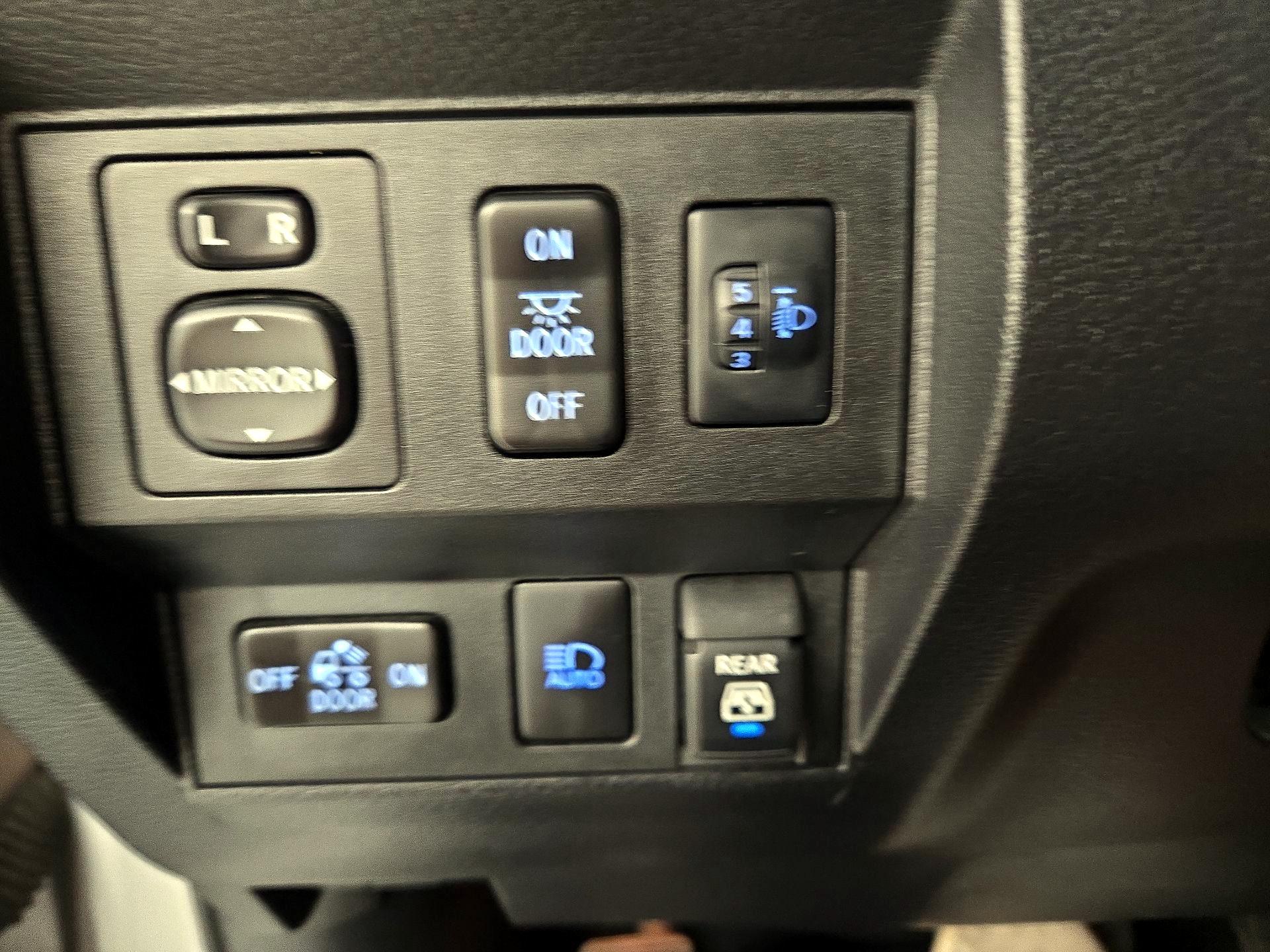 Thumbnail: 2020 Toyota Tundra - 13