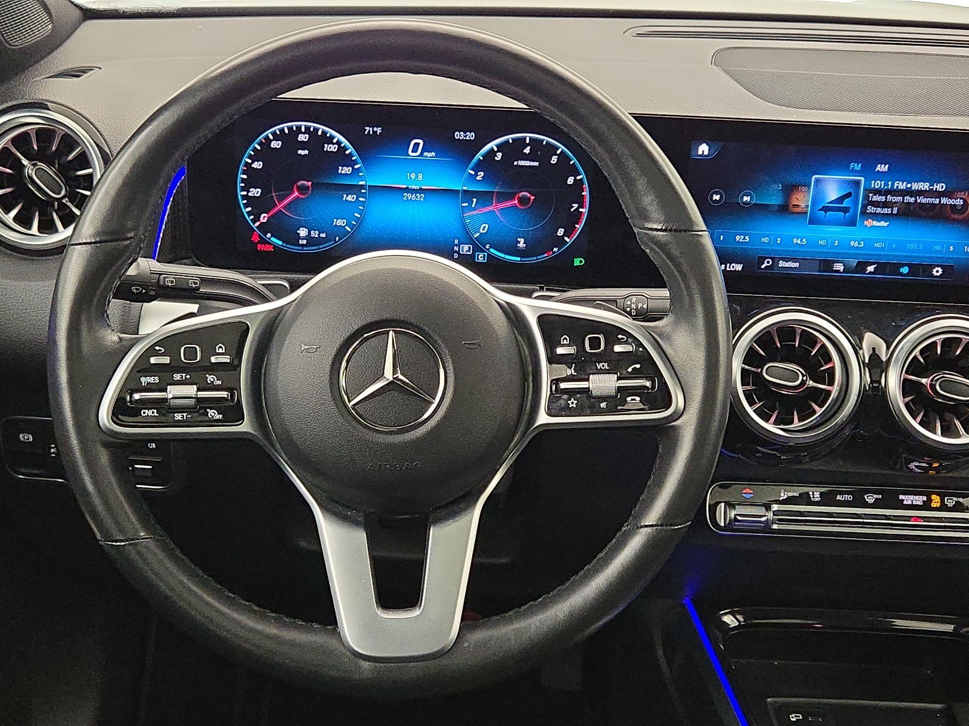 Thumbnail: 2022 Mercedes-Benz GLB - 10