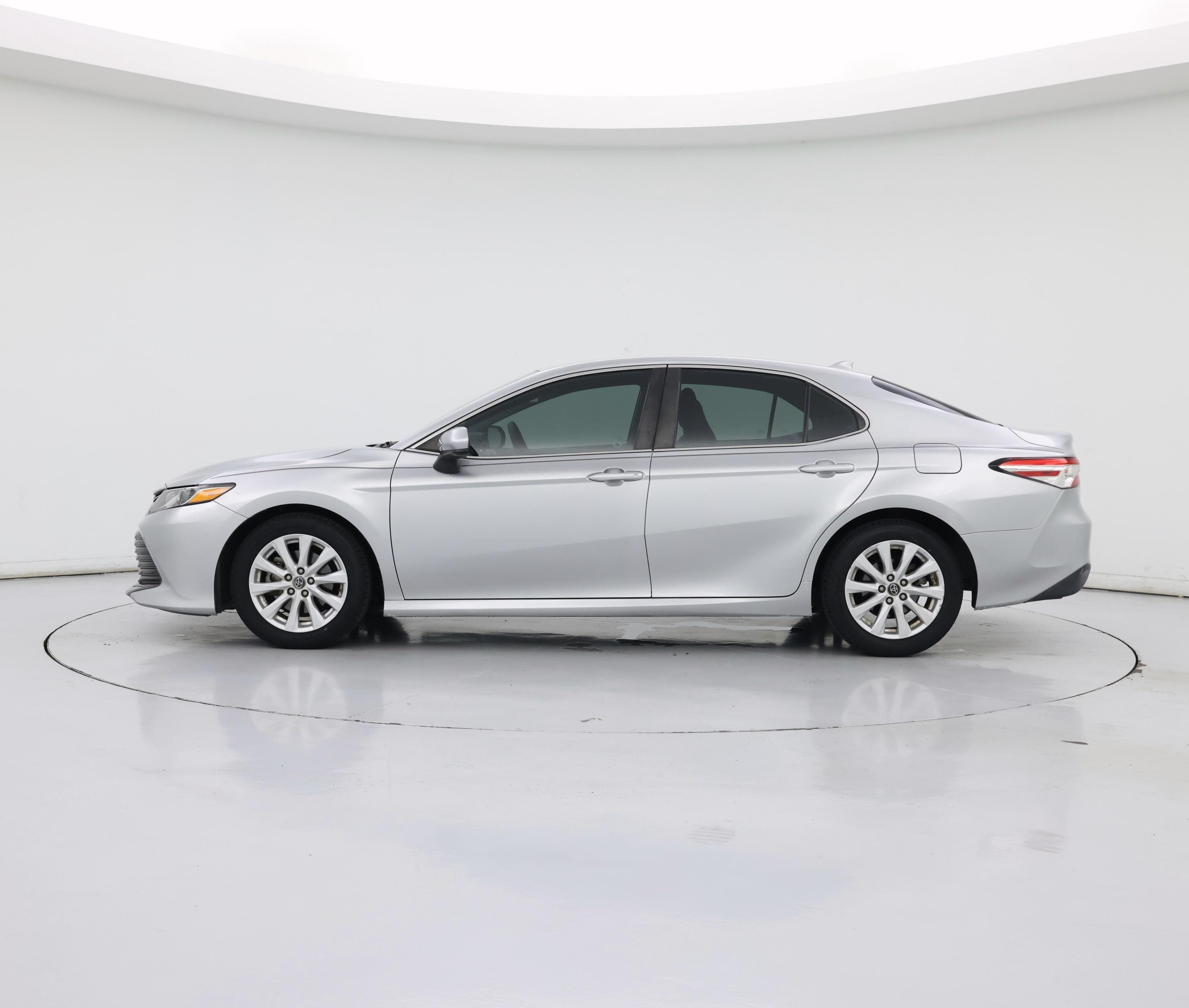 Thumbnail: 2019 Toyota Camry - 3