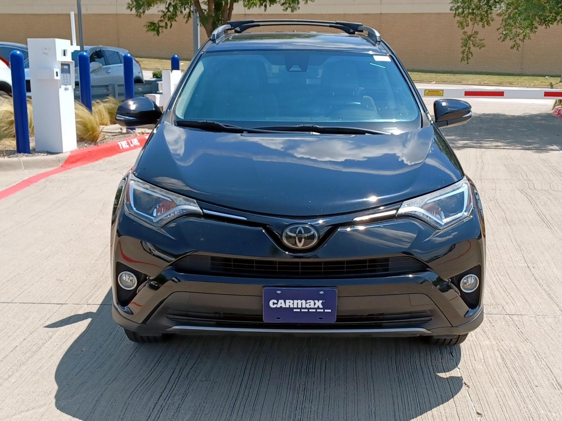 Thumbnail: 2018 Toyota RAV4 - 2