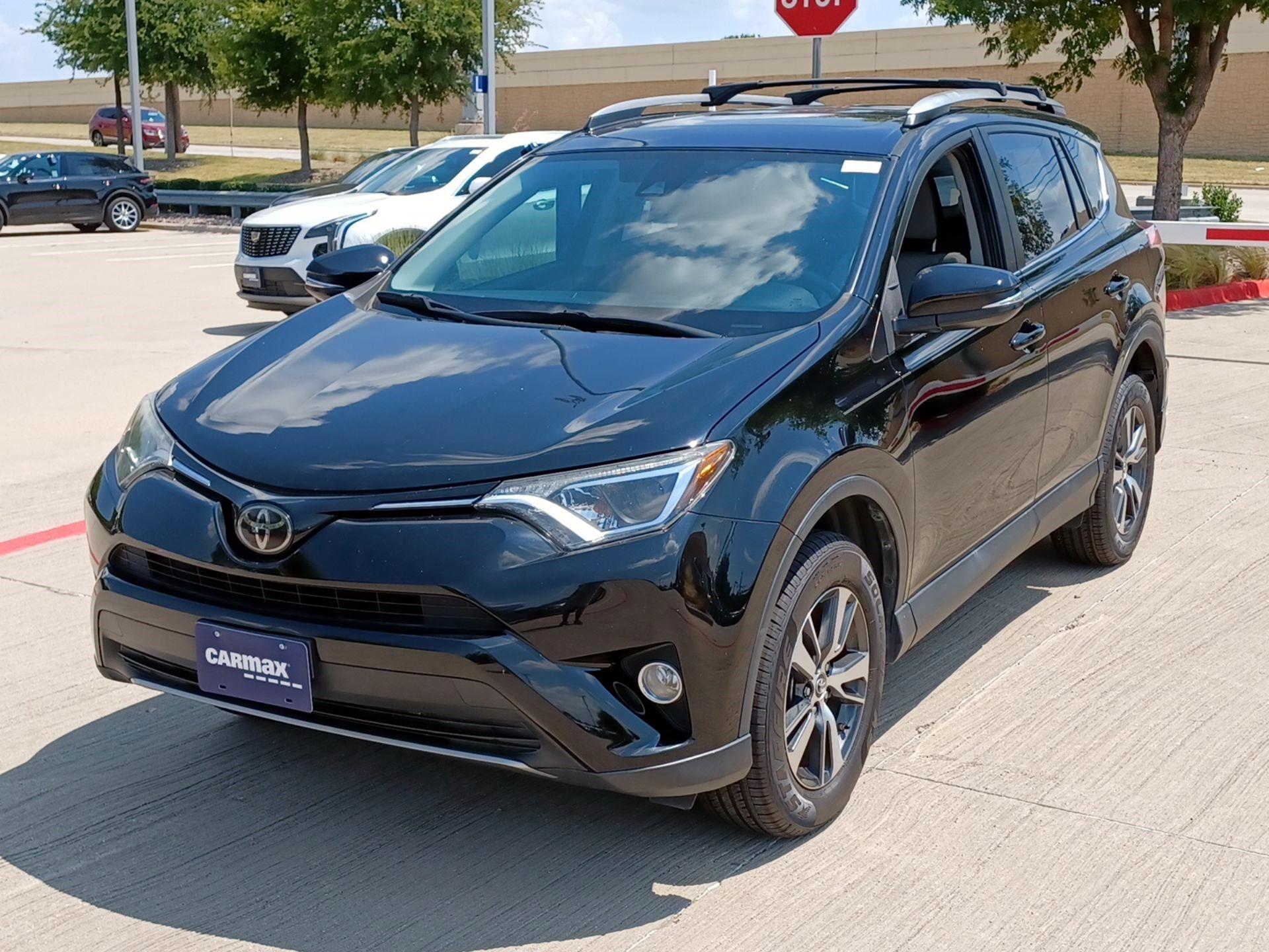 Thumbnail: 2018 Toyota RAV4 - 3