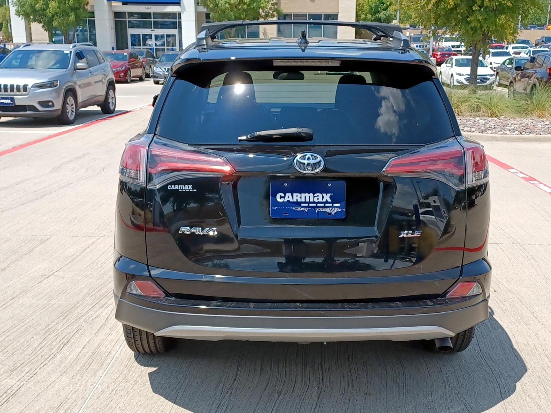 Thumbnail: 2018 Toyota RAV4 - 6