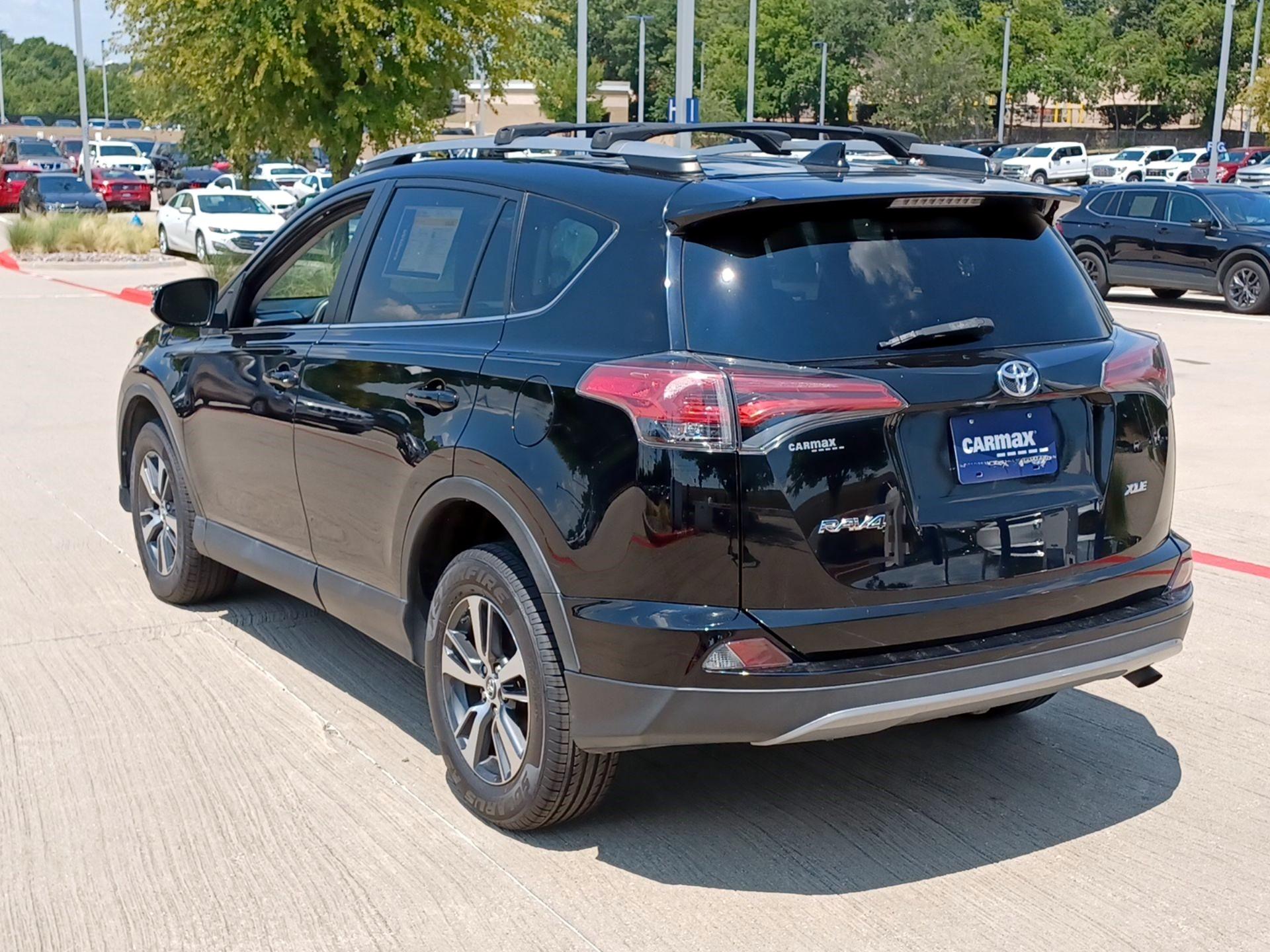 Thumbnail: 2018 Toyota RAV4 - 7