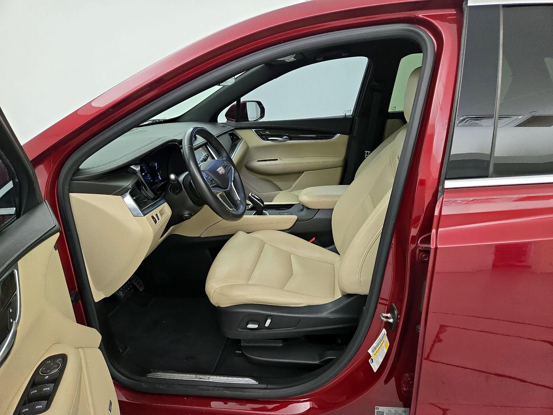 Thumbnail: 2018 Cadillac XT5 - 11