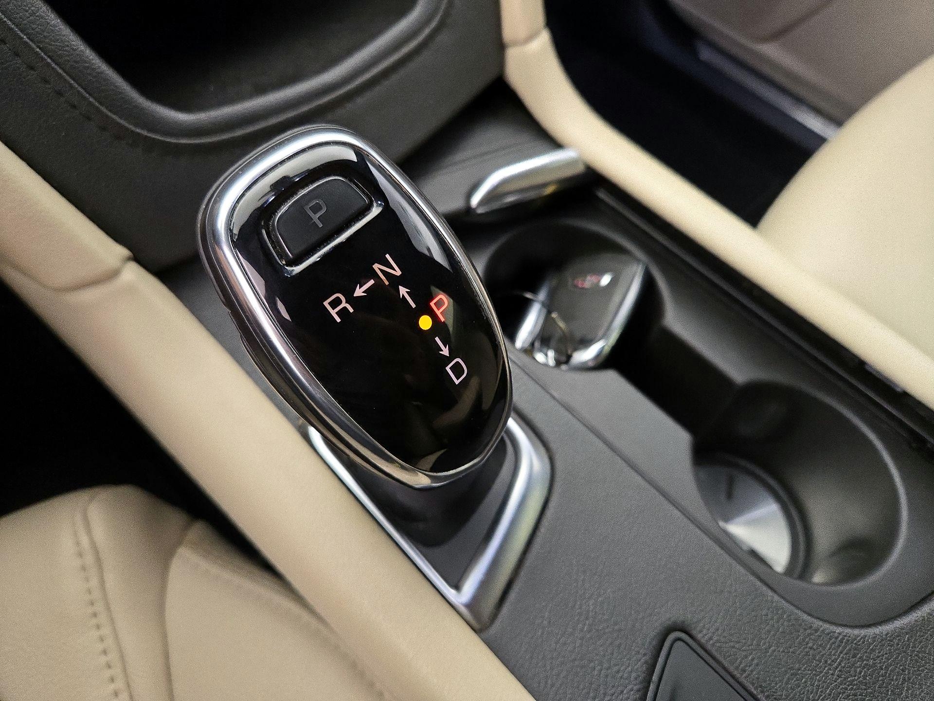 Thumbnail: 2018 Cadillac XT5 - 17