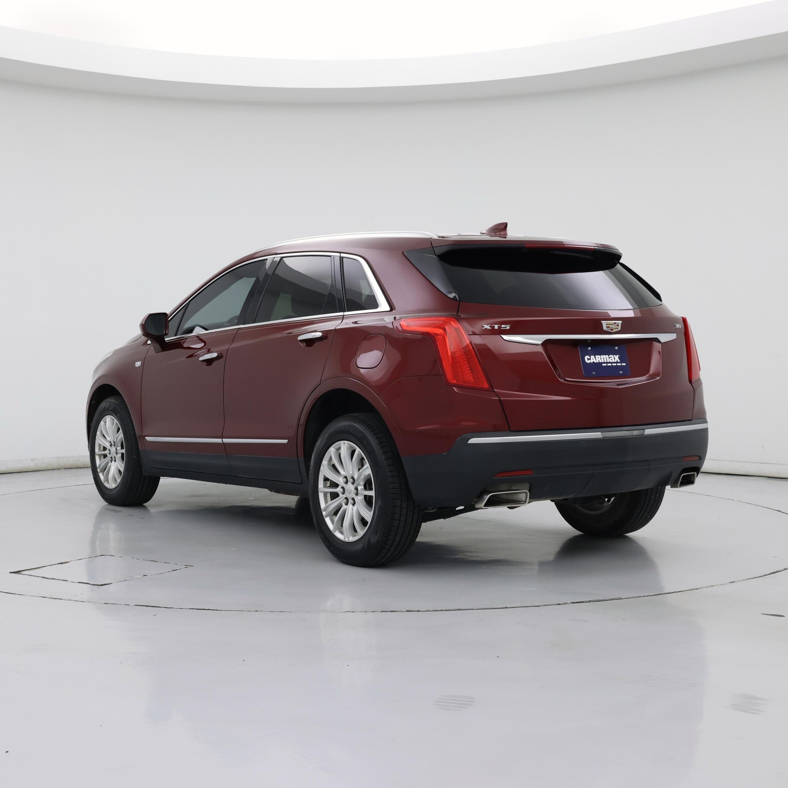Thumbnail: 2018 Cadillac XT5 - 2