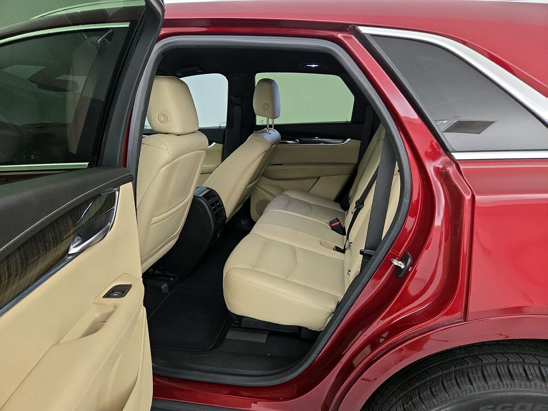 Thumbnail: 2018 Cadillac XT5 - 19