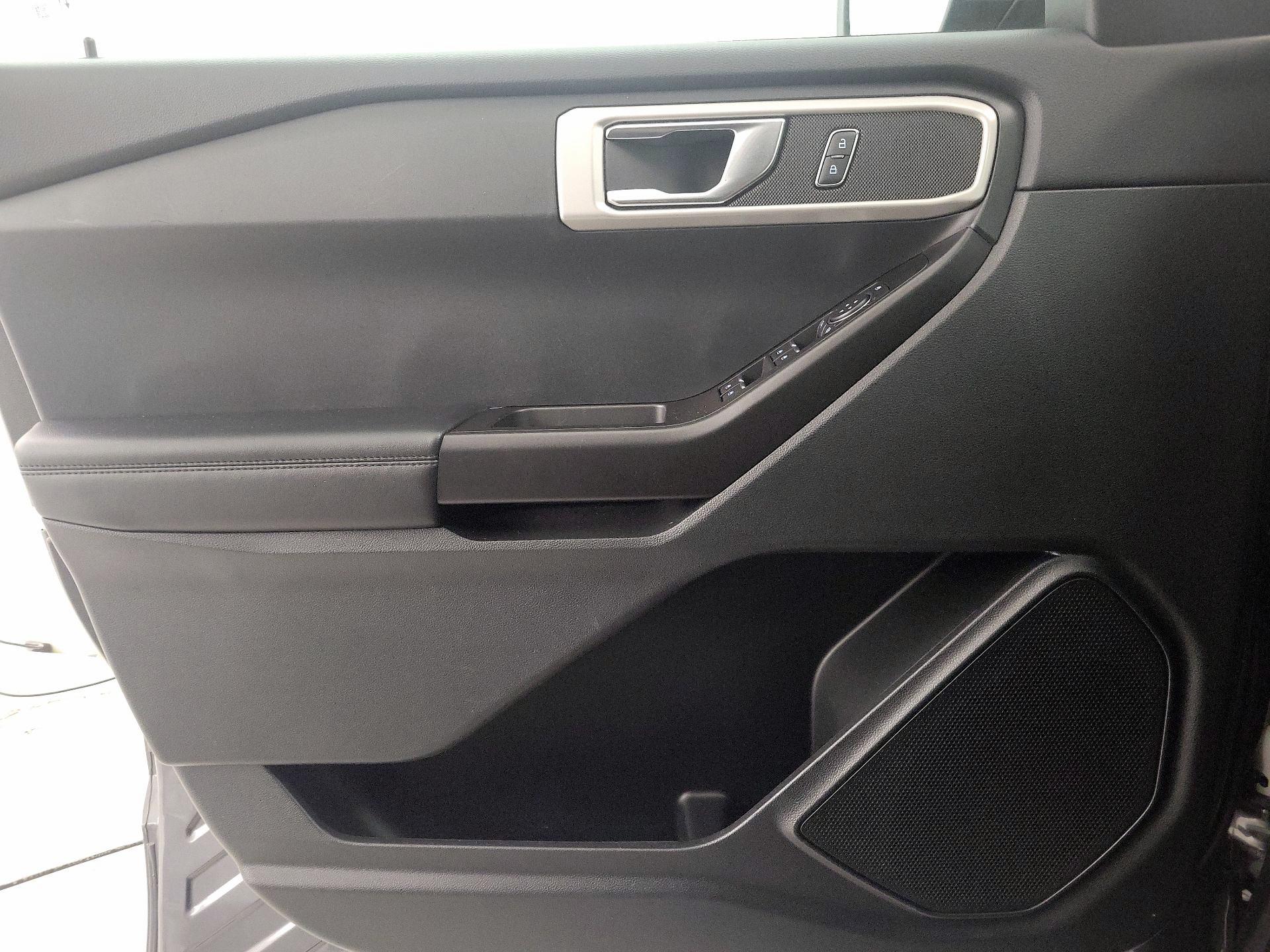 Thumbnail: 2022 Ford Explorer - 12