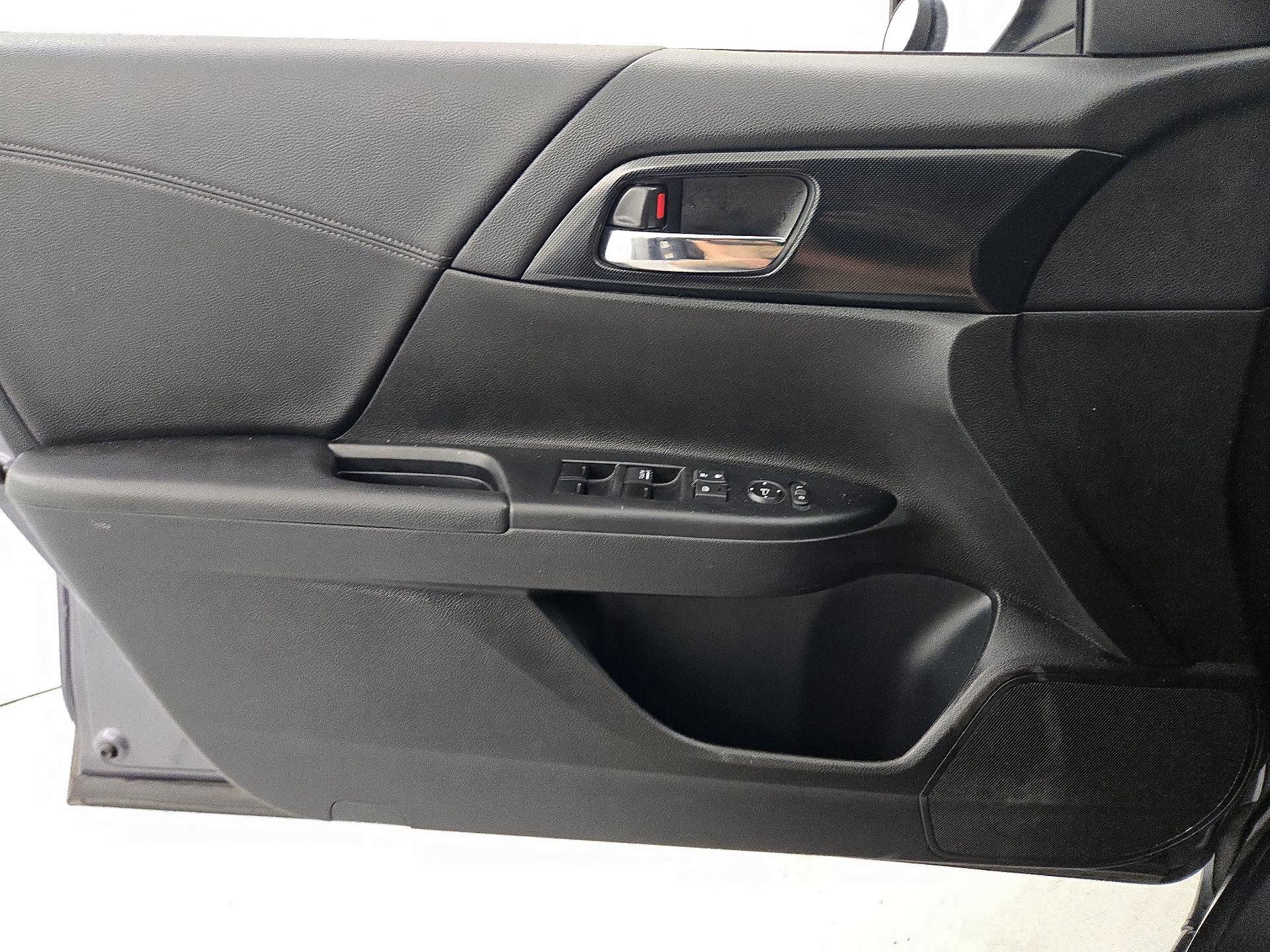 Thumbnail: 2013 Honda Accord - 12