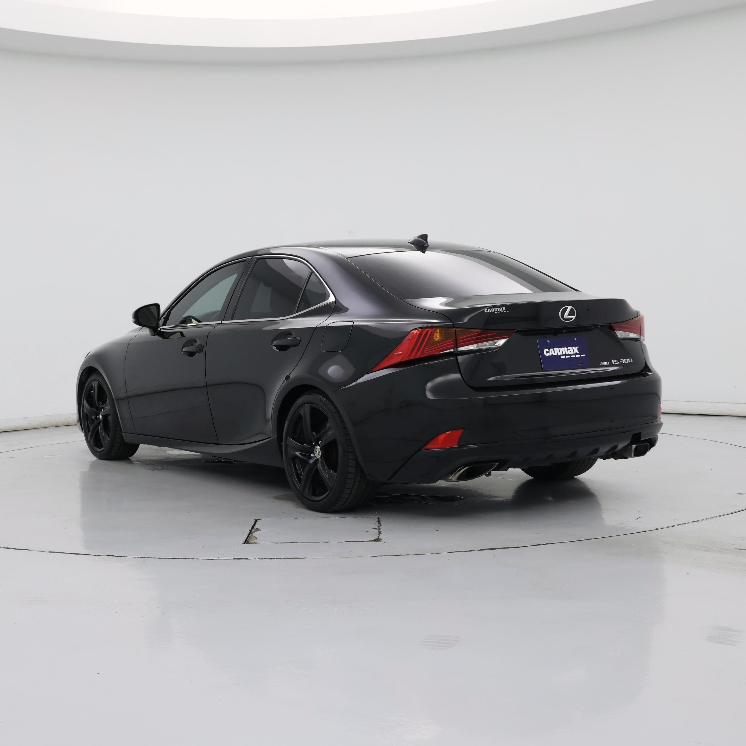 Thumbnail: 2017 Lexus IS - 2