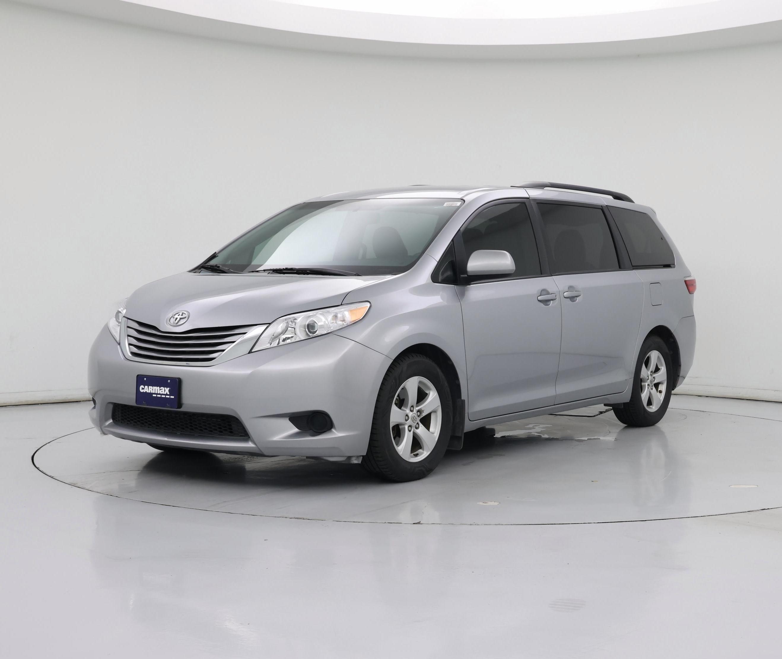 Thumbnail: 2015 Toyota Sienna - 4