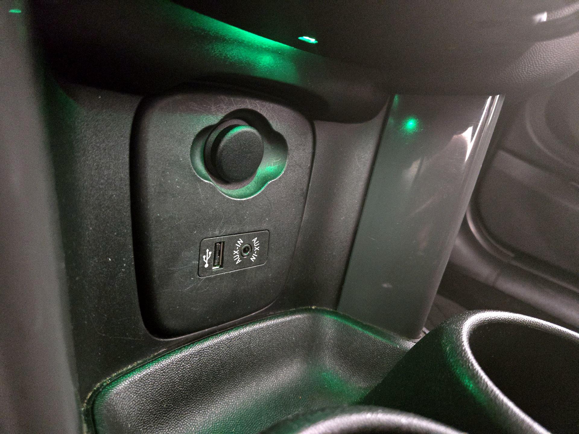Thumbnail: 2015 MINI Cooper Hardtop - 17