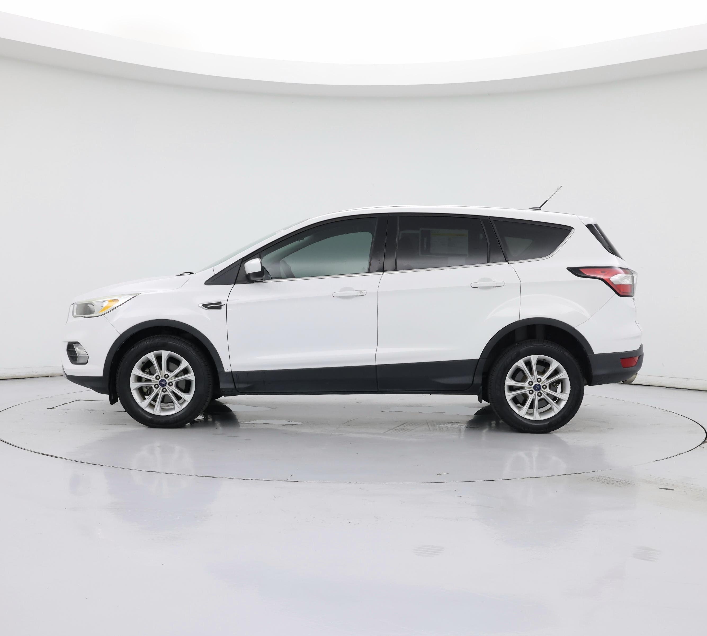 Thumbnail: 2017 Ford Escape - 3