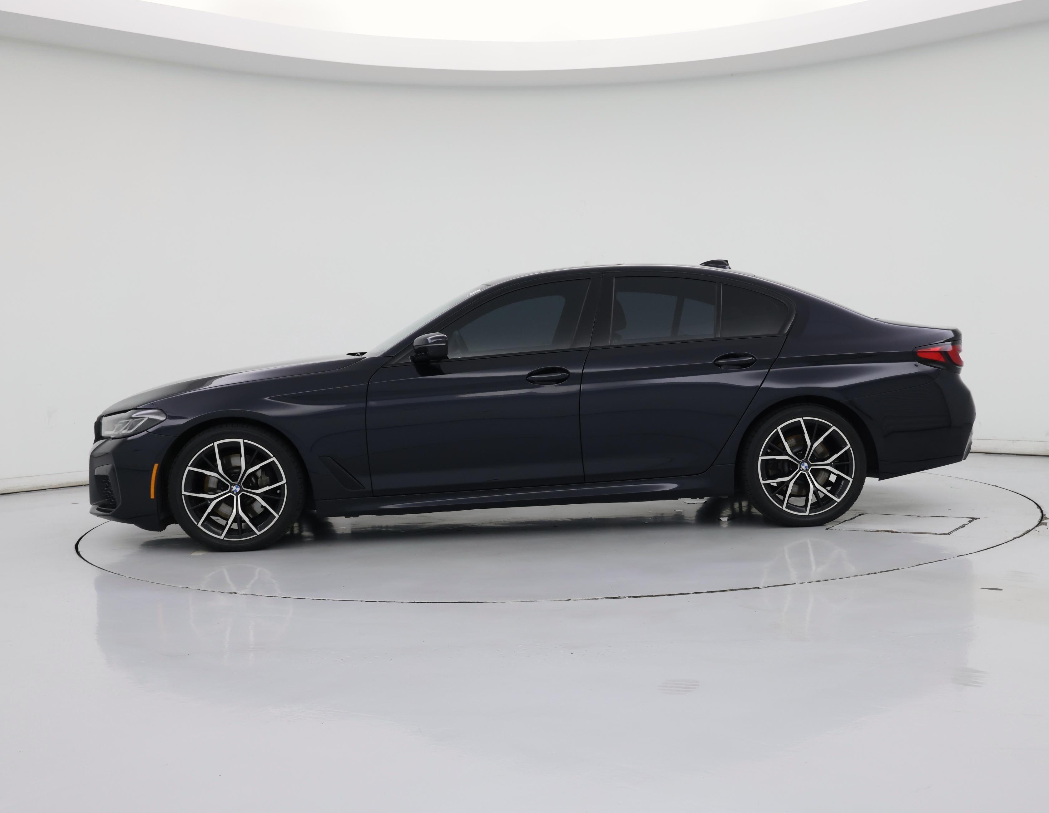 Thumbnail: 2022 BMW 5 Series - 3