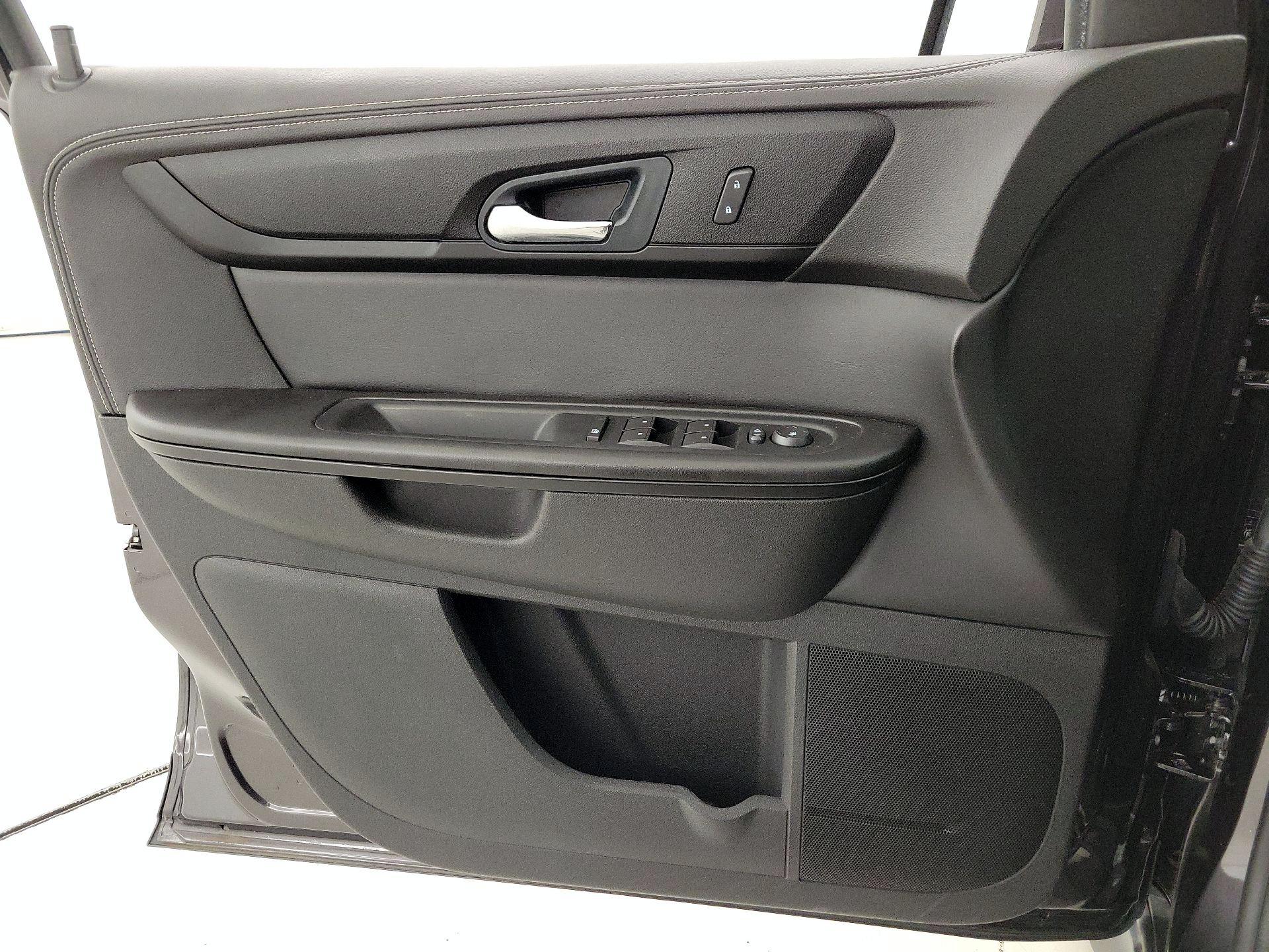 Thumbnail: 2016 Chevrolet Traverse - 12