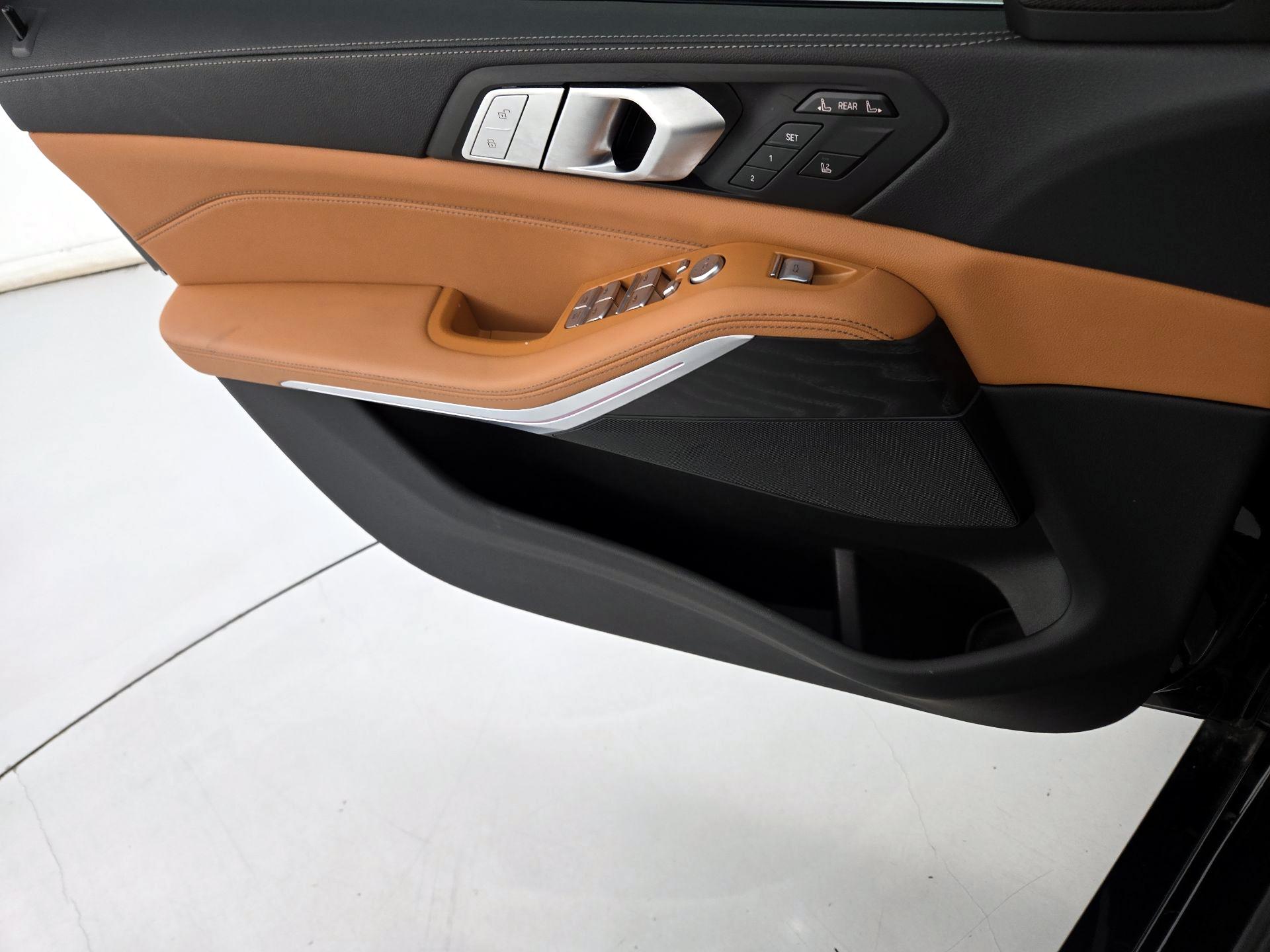 Thumbnail: 2022 BMW X7 - 12