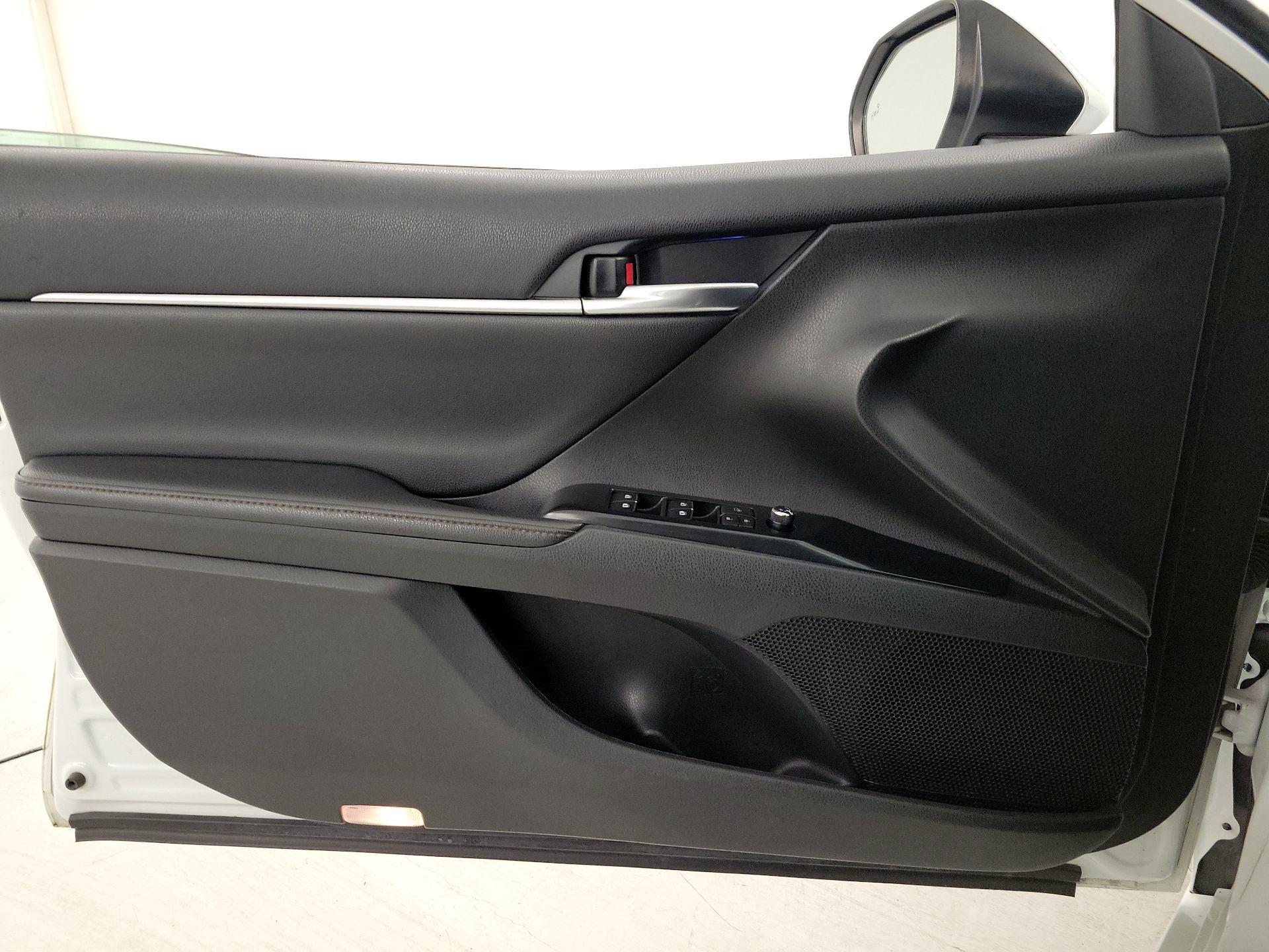 Thumbnail: 2020 Toyota Camry - 12