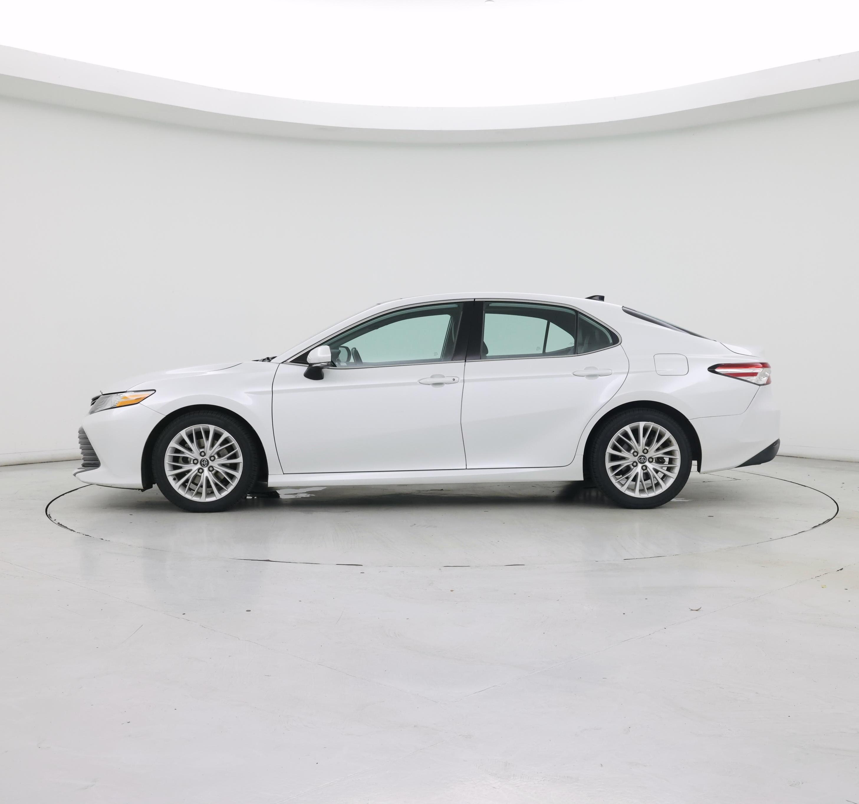 Thumbnail: 2020 Toyota Camry - 3