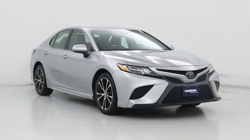 2018 Toyota Camry SE Hero Image