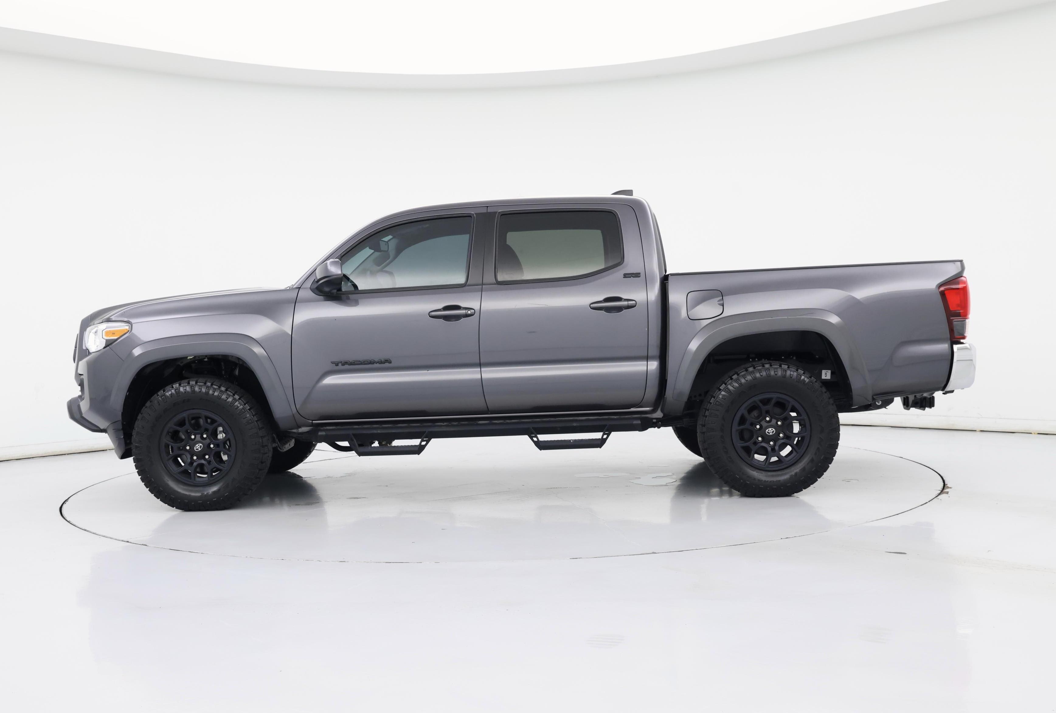 Thumbnail: 2022 Toyota Tacoma - 3