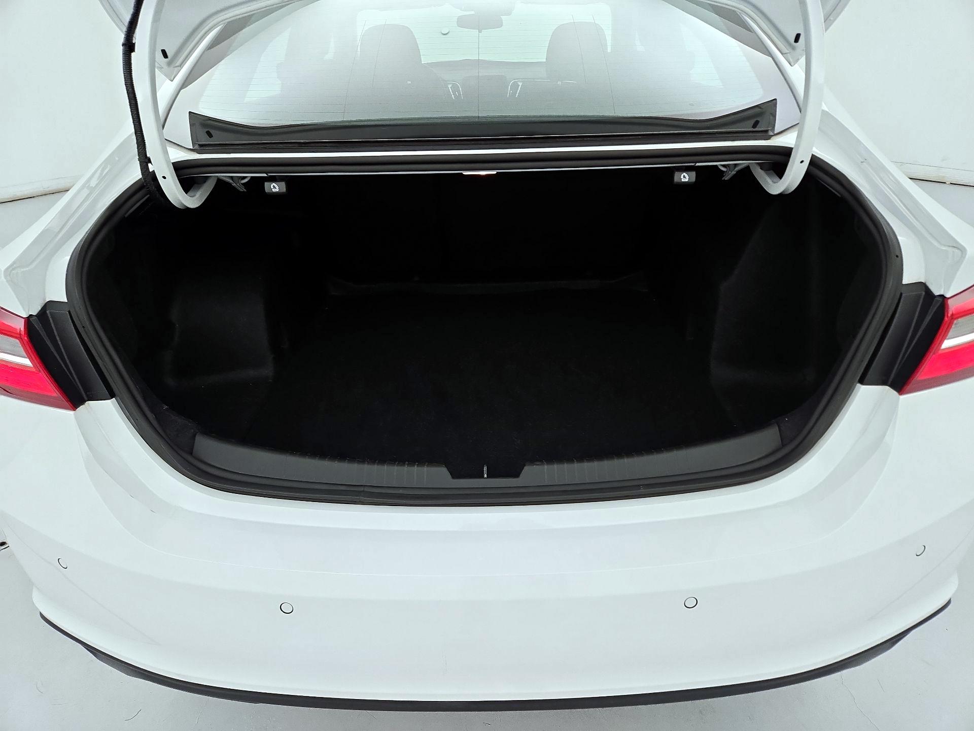 Thumbnail: 2024 Chevrolet Malibu - 20