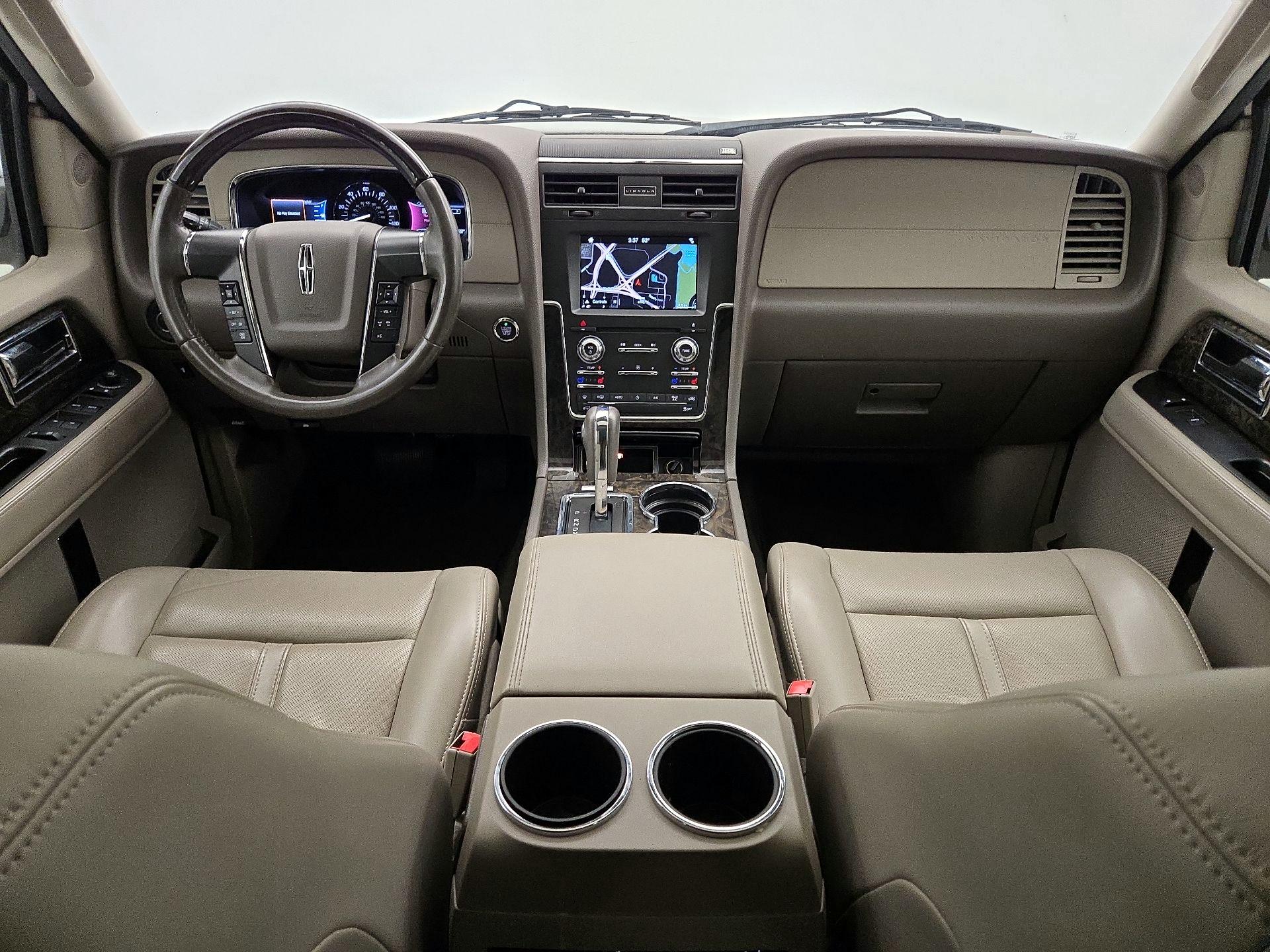 Thumbnail: 2017 Lincoln Navigator L - 9