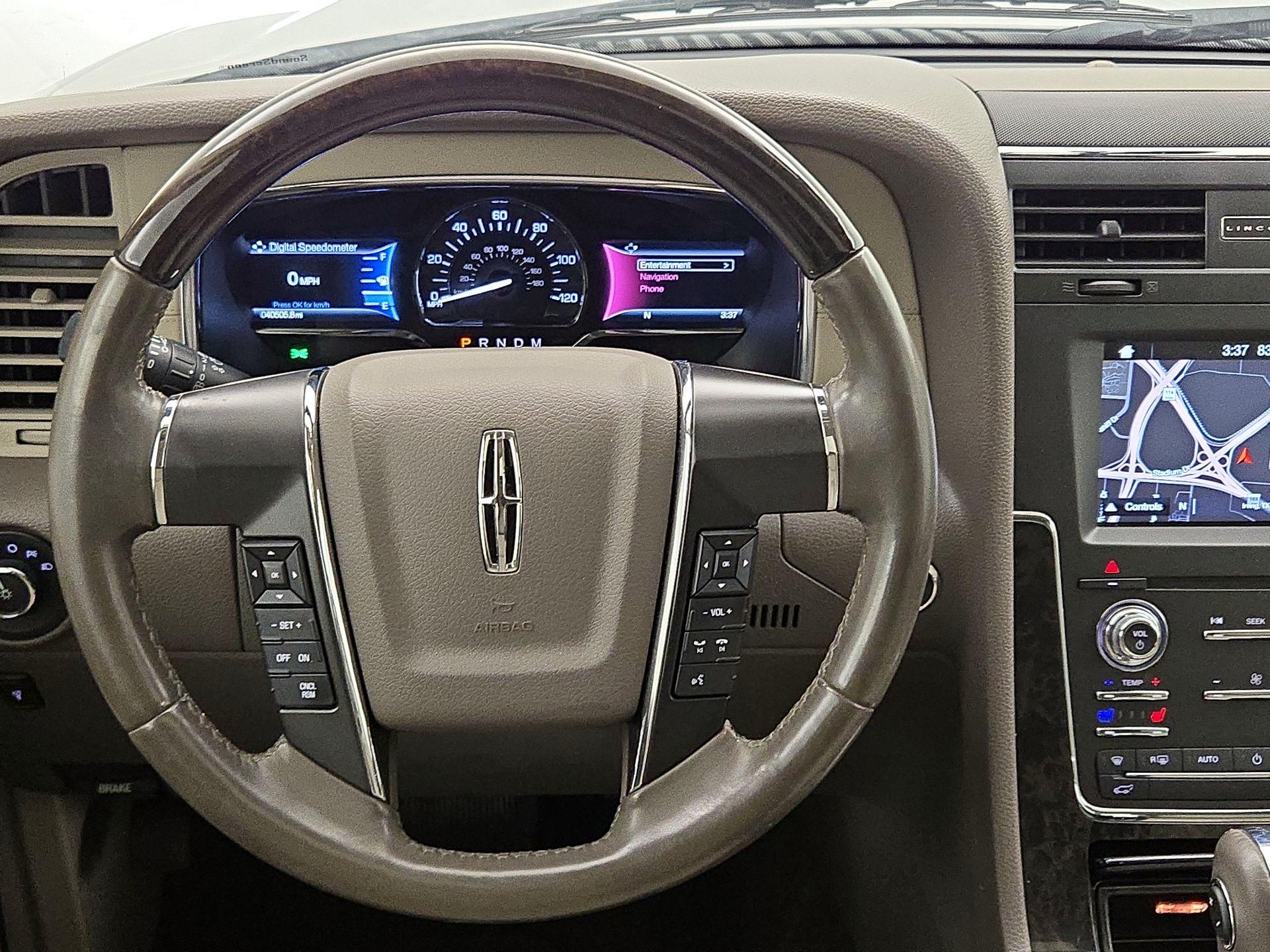 Thumbnail: 2017 Lincoln Navigator L - 10