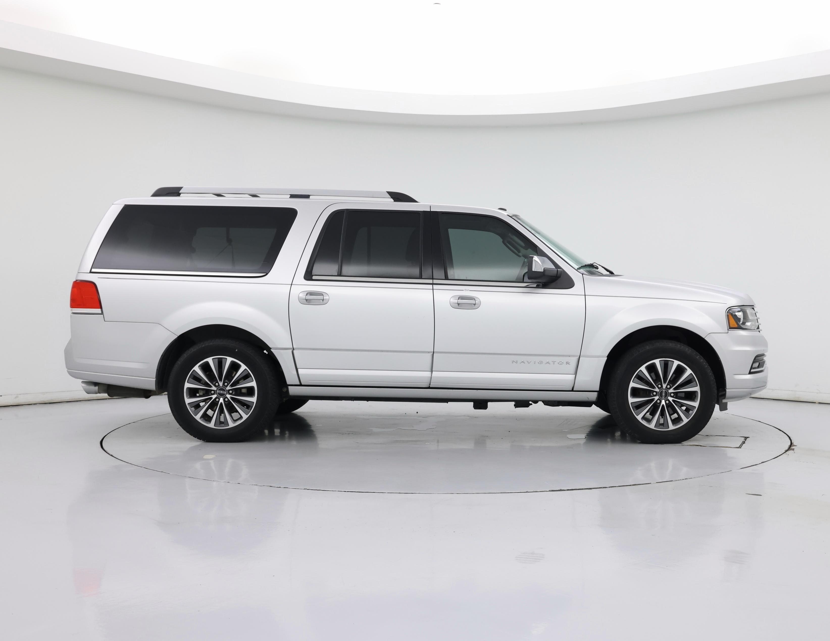 Thumbnail: 2017 Lincoln Navigator L - 7