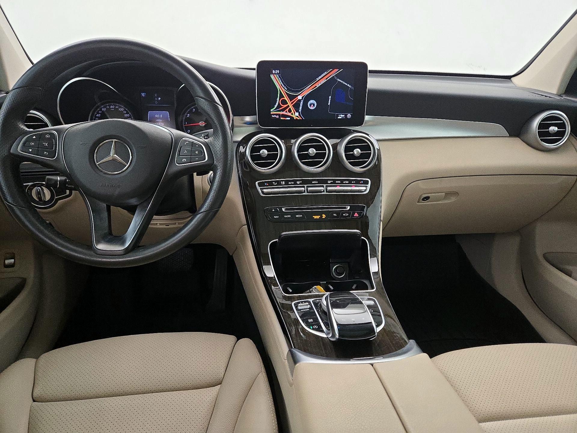 Thumbnail: 2017 Mercedes-Benz GLC - 9