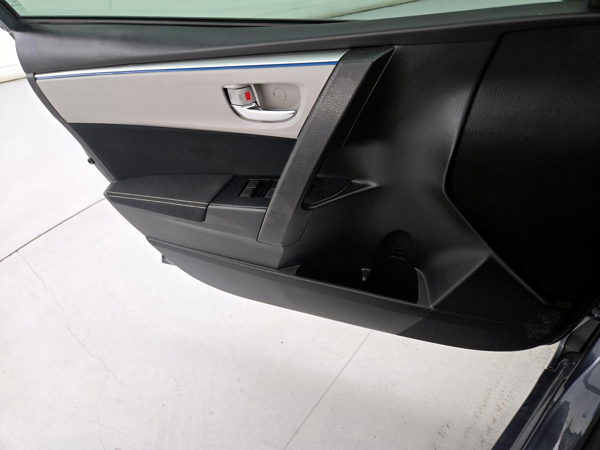 Thumbnail: 2016 Toyota Corolla - 12
