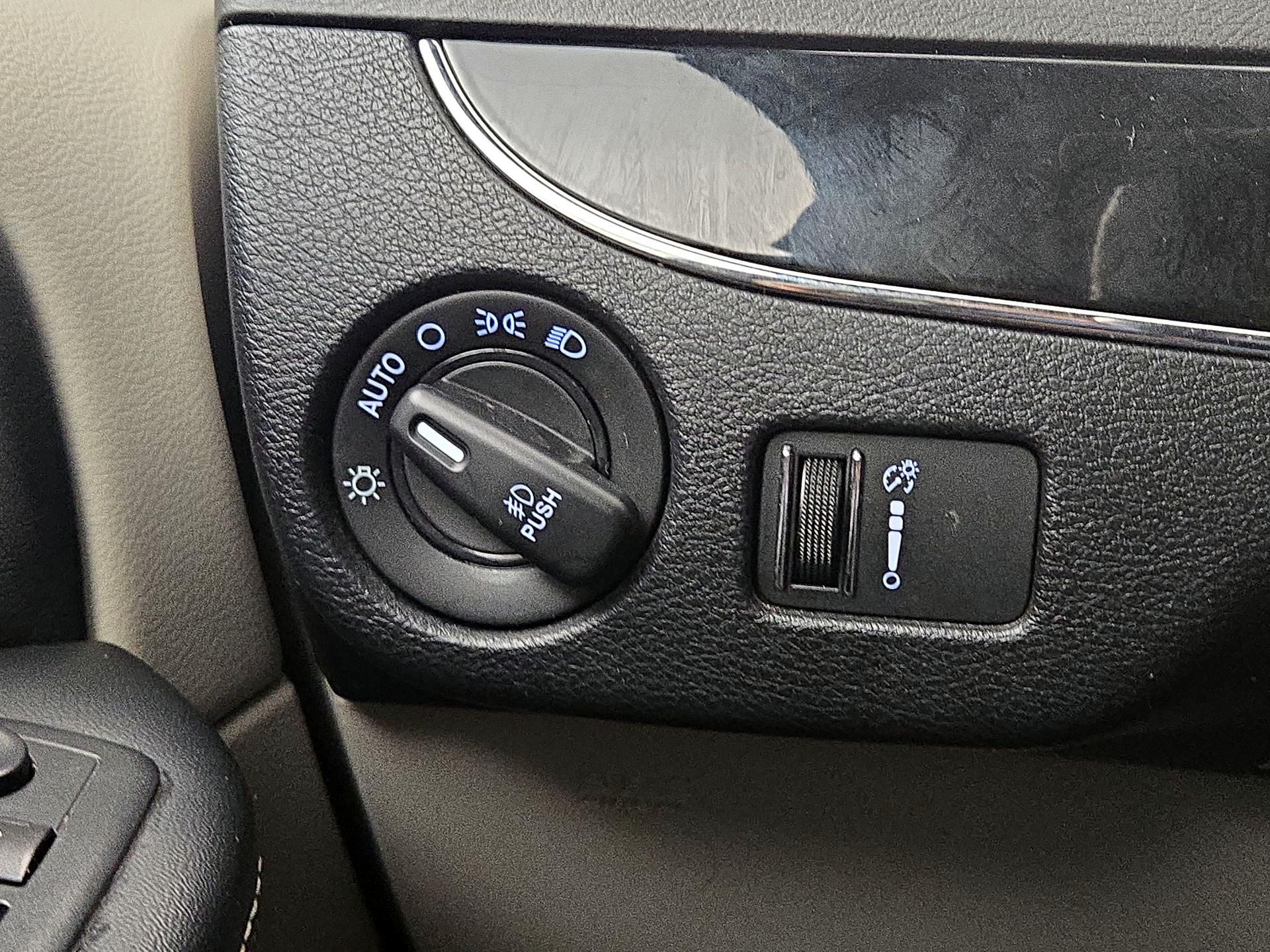 Thumbnail: 2019 Dodge Grand Caravan - 13