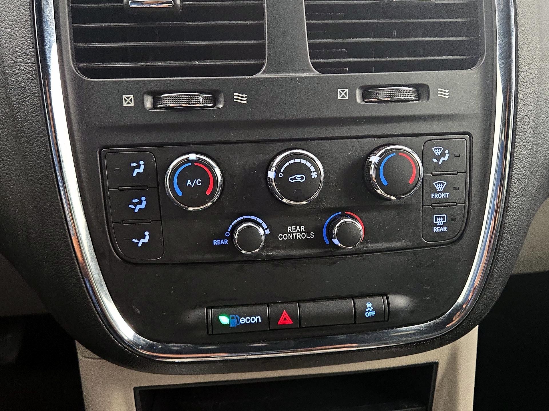 Thumbnail: 2019 Dodge Grand Caravan - 16