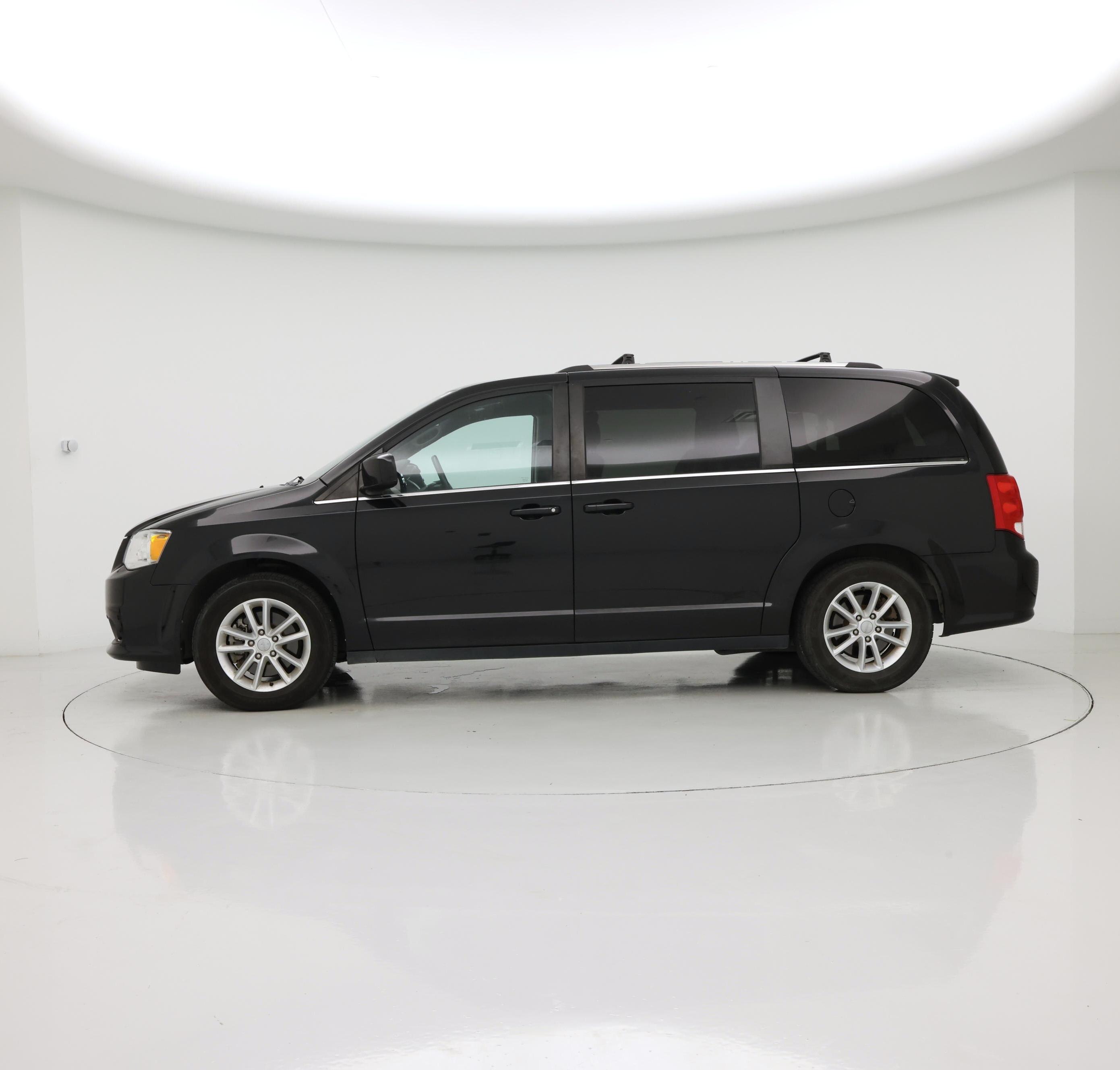 Thumbnail: 2019 Dodge Grand Caravan - 3