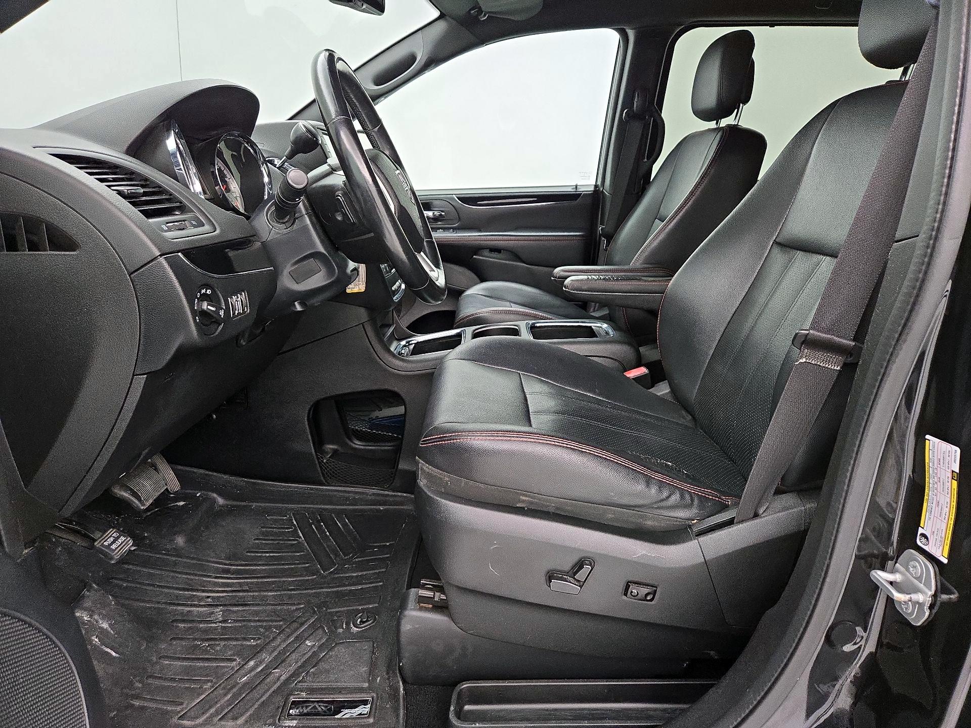 Thumbnail: 2018 Dodge Grand Caravan - 11