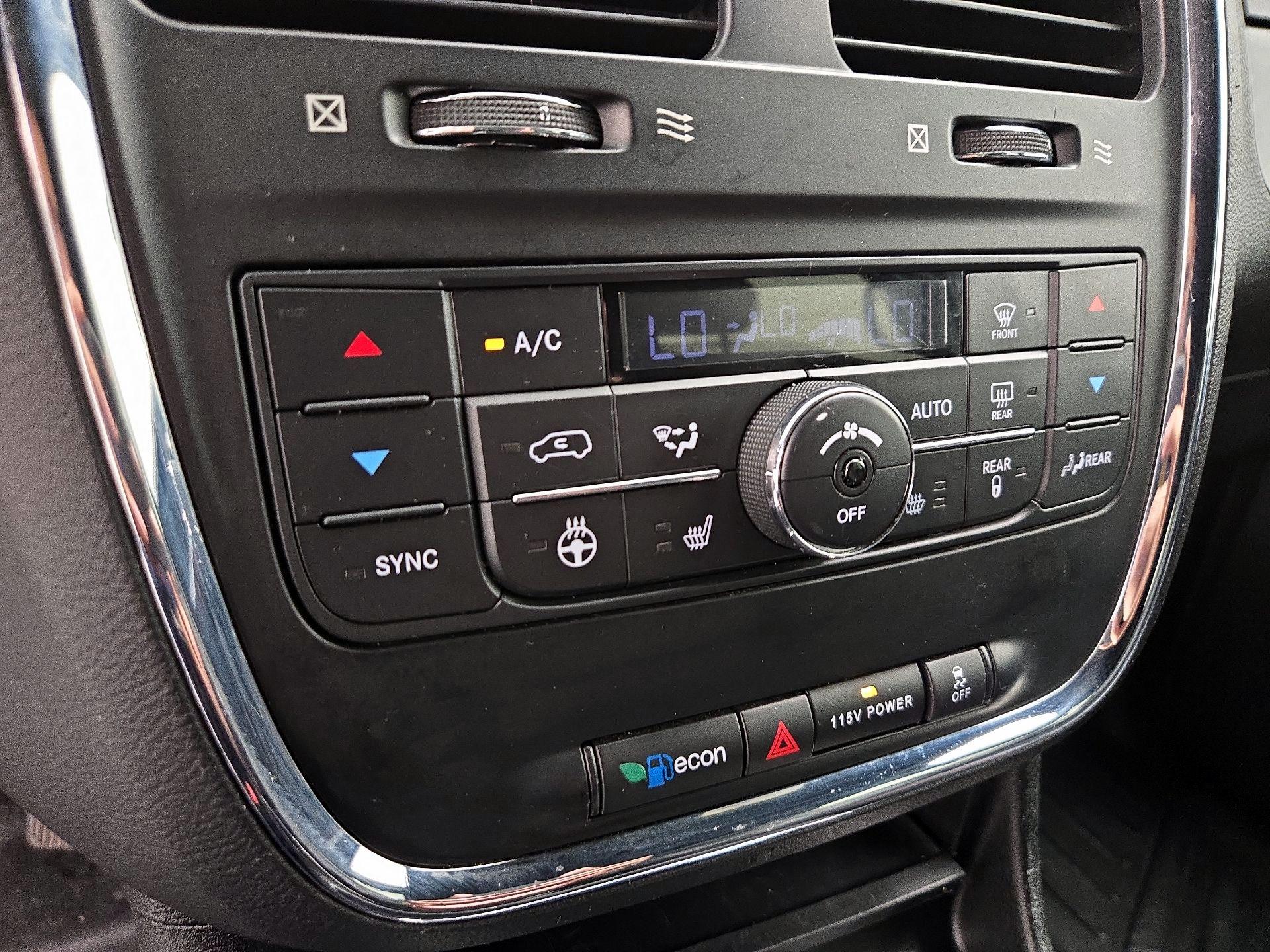Thumbnail: 2018 Dodge Grand Caravan - 16