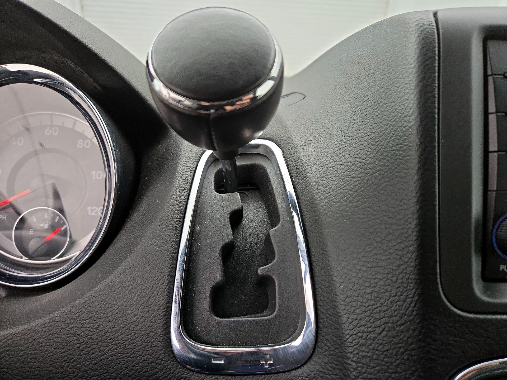 Thumbnail: 2018 Dodge Grand Caravan - 17