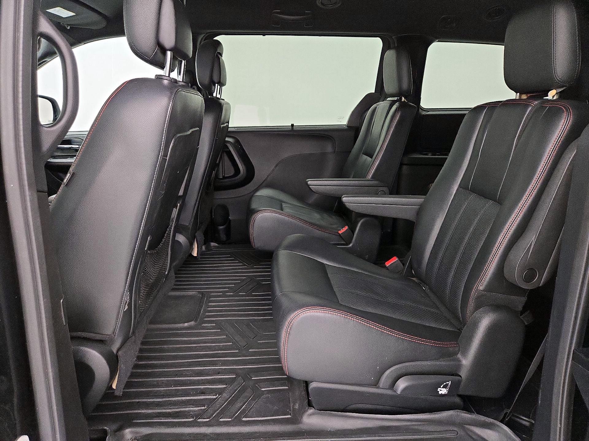Thumbnail: 2018 Dodge Grand Caravan - 19