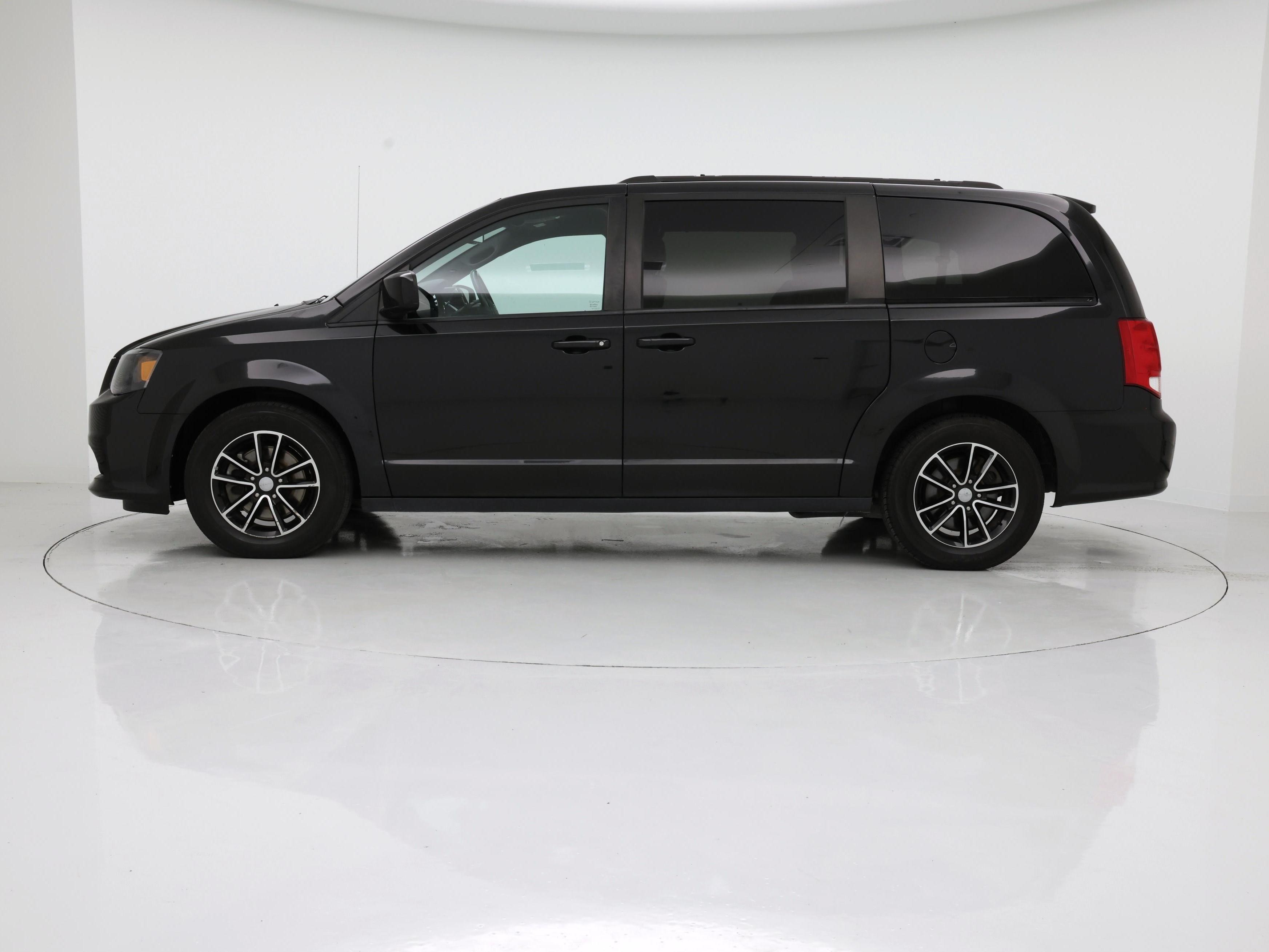 Thumbnail: 2018 Dodge Grand Caravan - 3